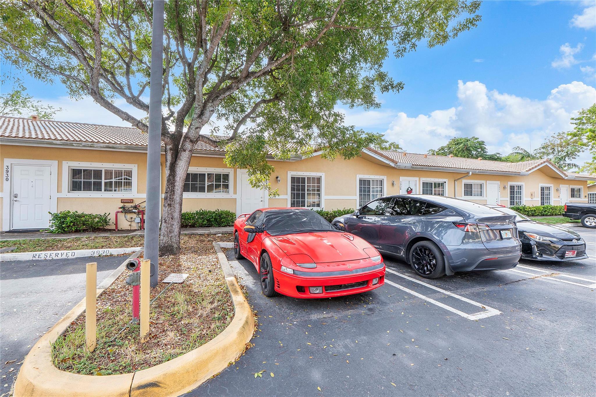 #B- 13 Hollywood F 48 Ave B-13