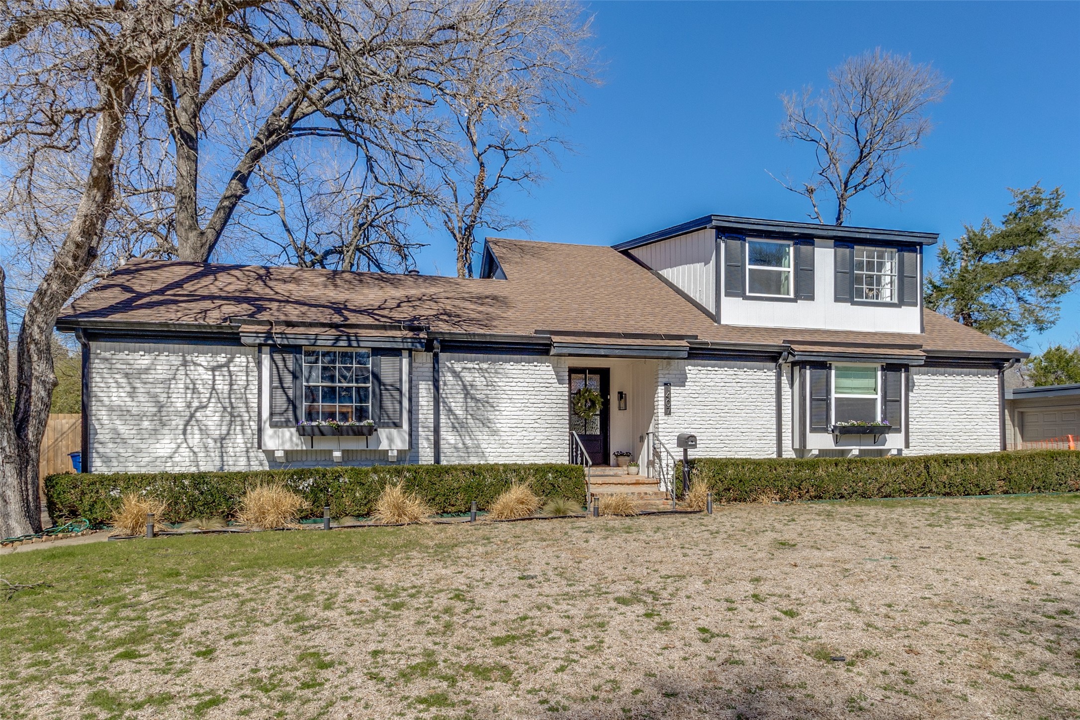 1407 Oates Drive