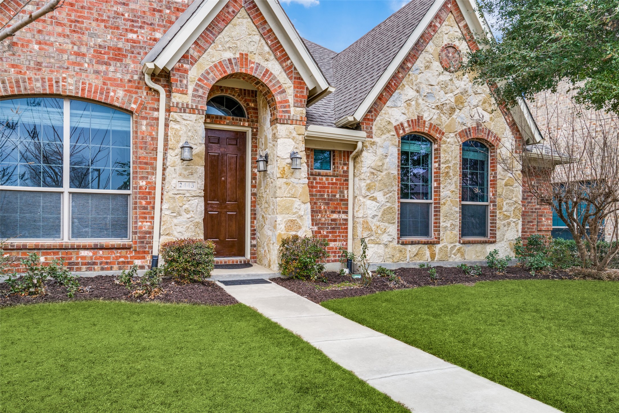 2443 Lismore Lane