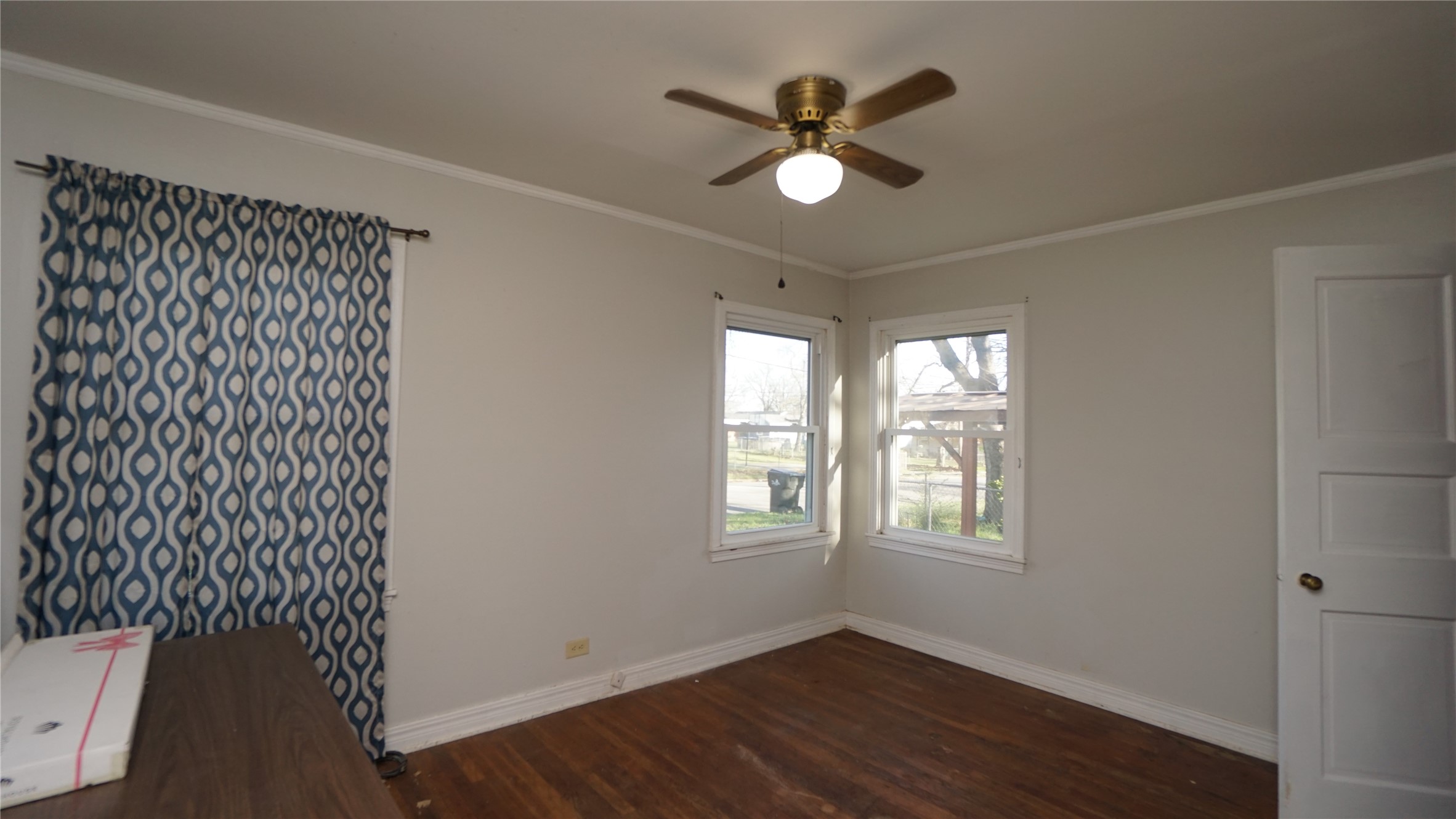 1300 W Day Street