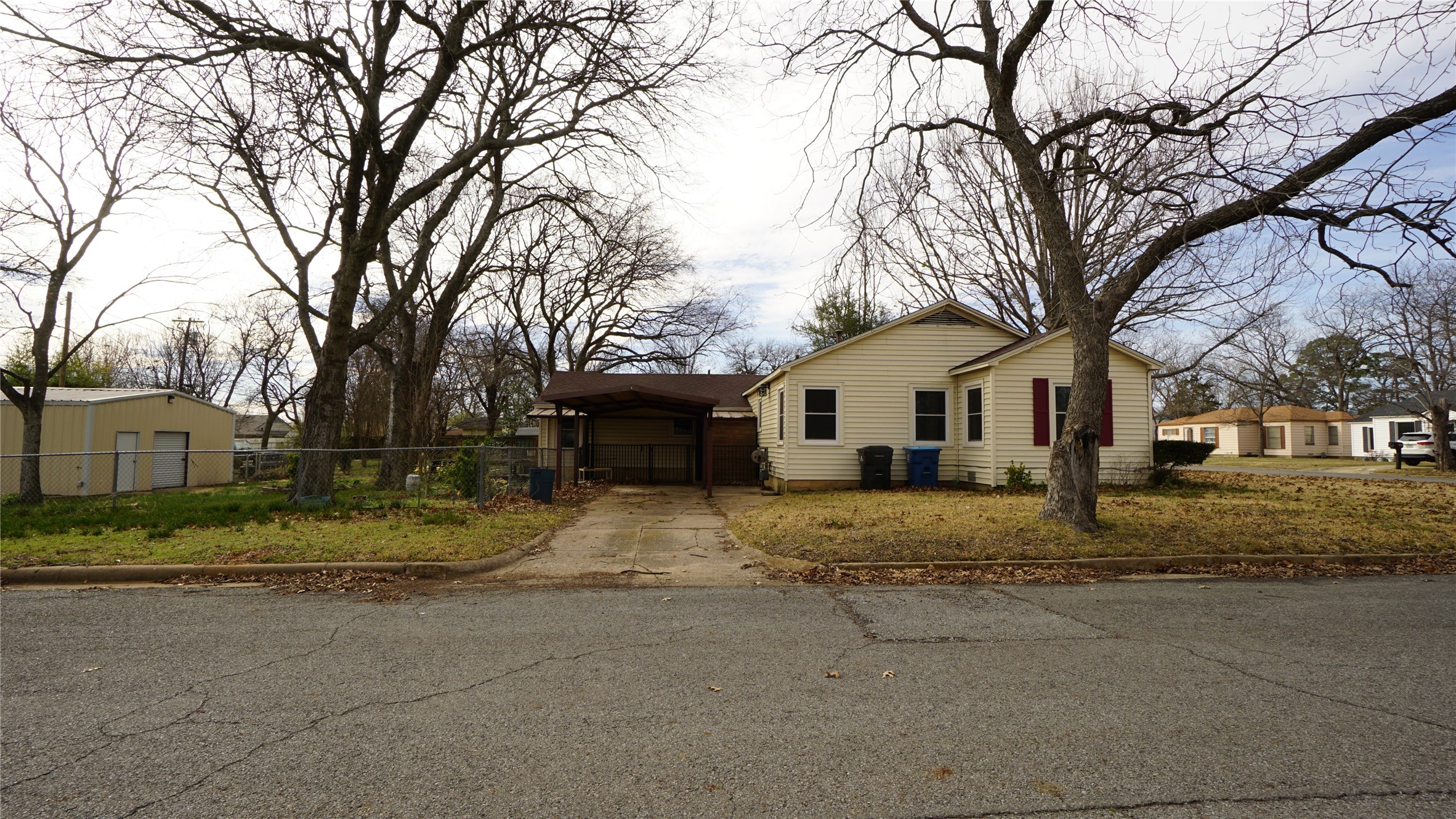 1300 W Day Street