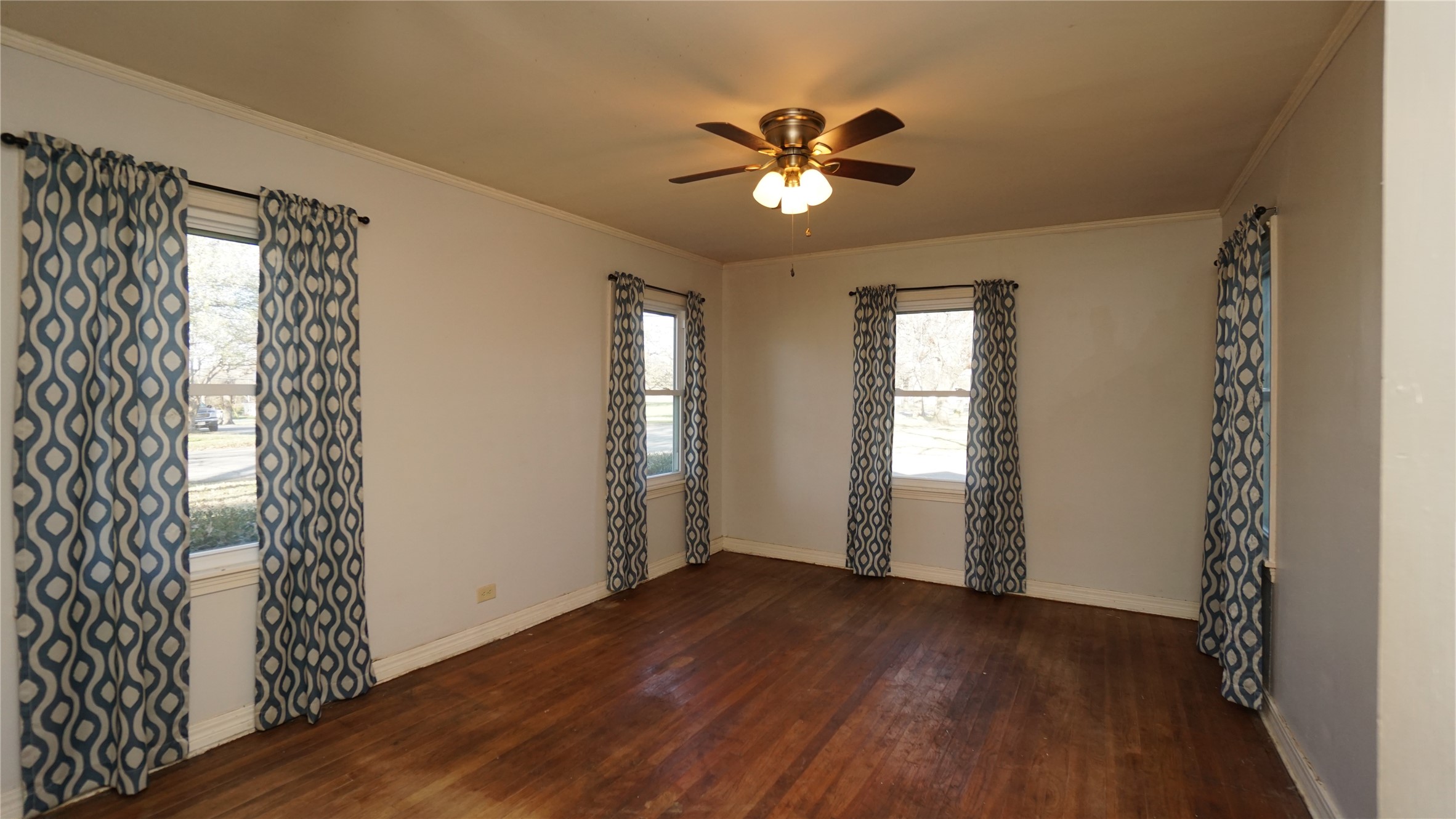1300 W Day Street