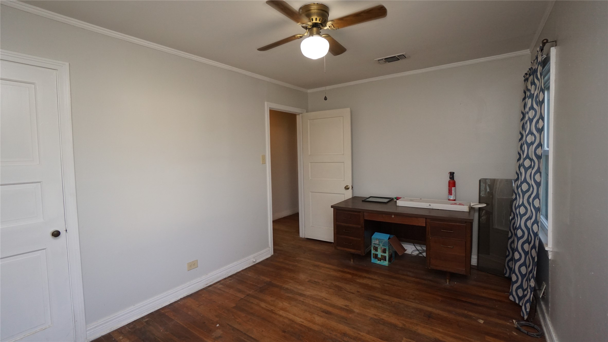 1300 W Day Street
