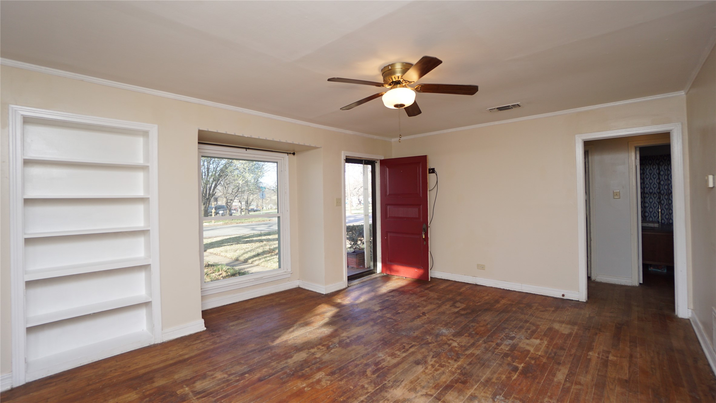 1300 W Day Street