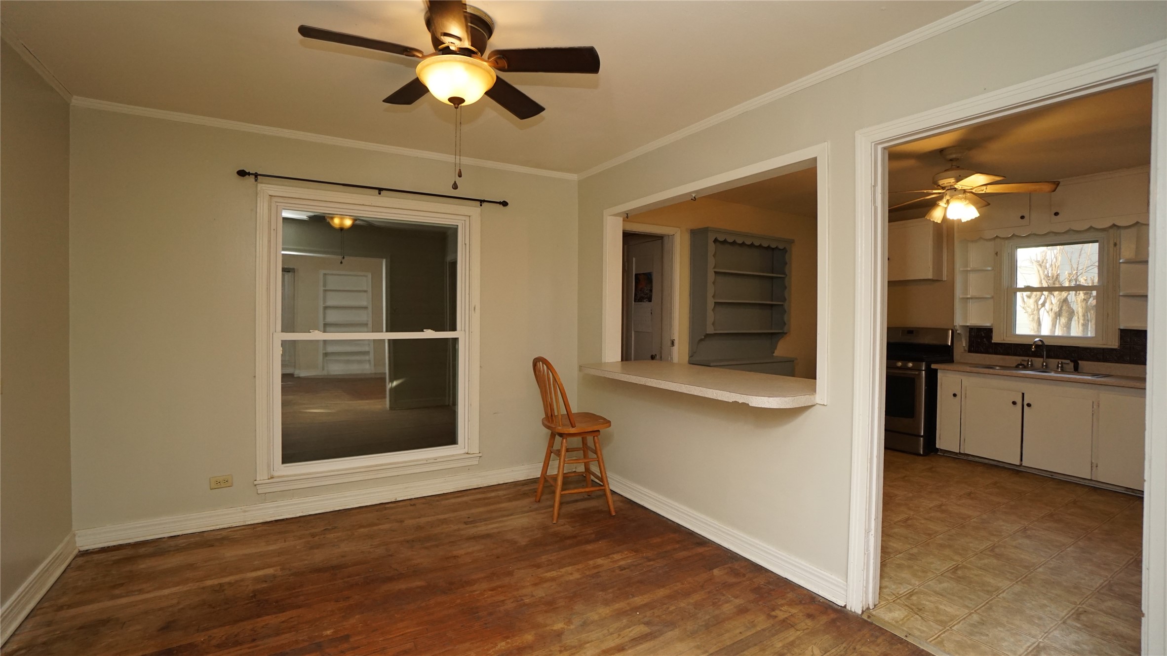 1300 W Day Street