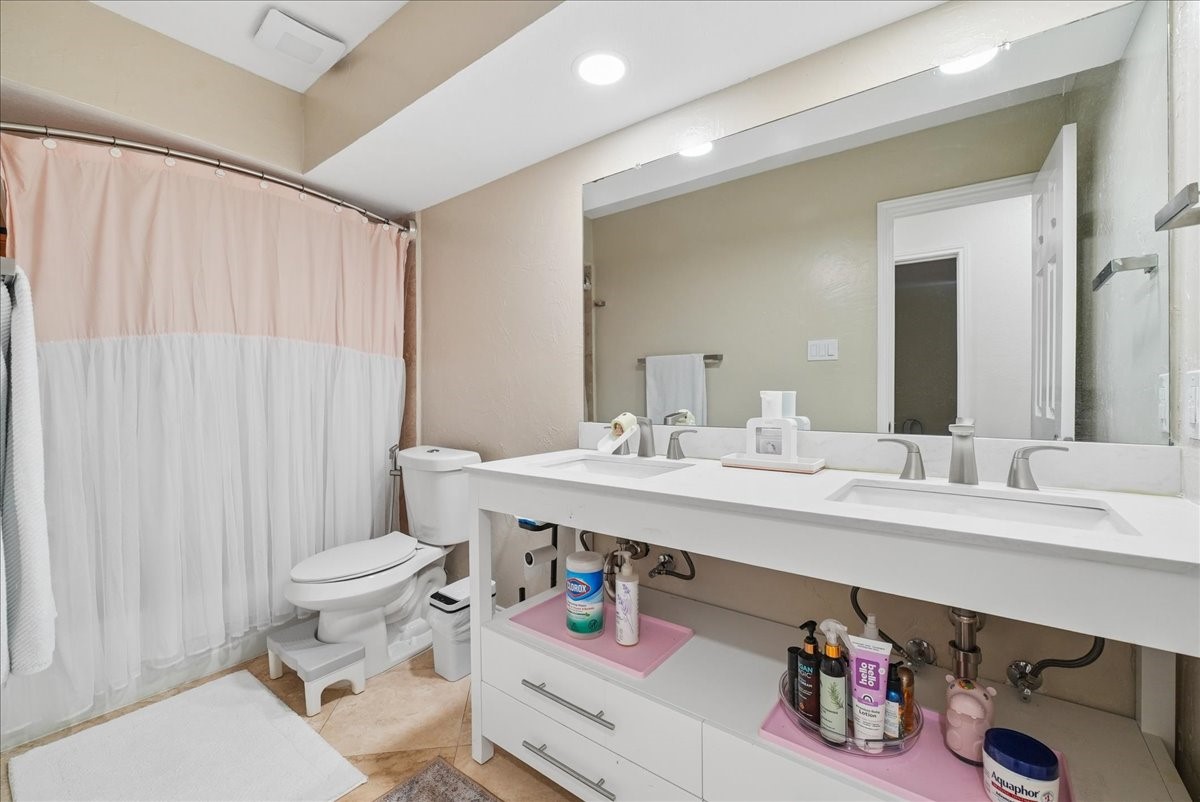 6035 Berry Trail Court