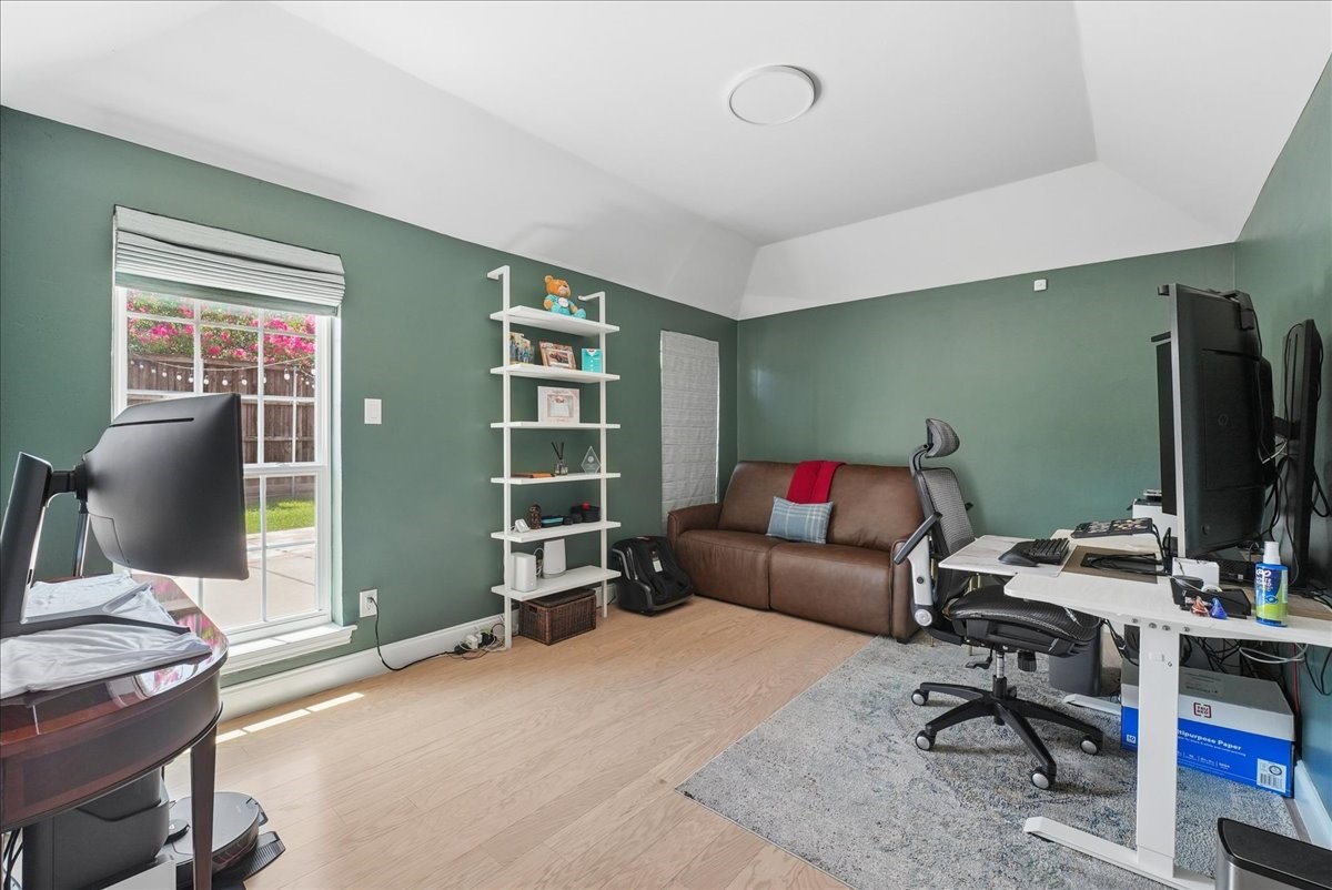 6035 Berry Trail Court