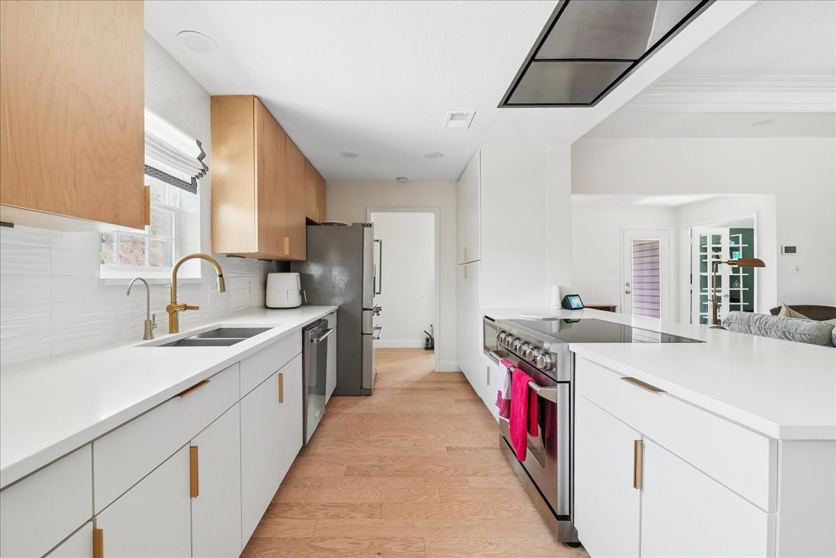 6035 Berry Trail Court