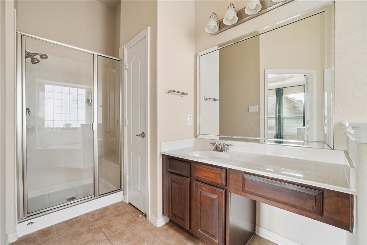 2605 Greyhawk Drive