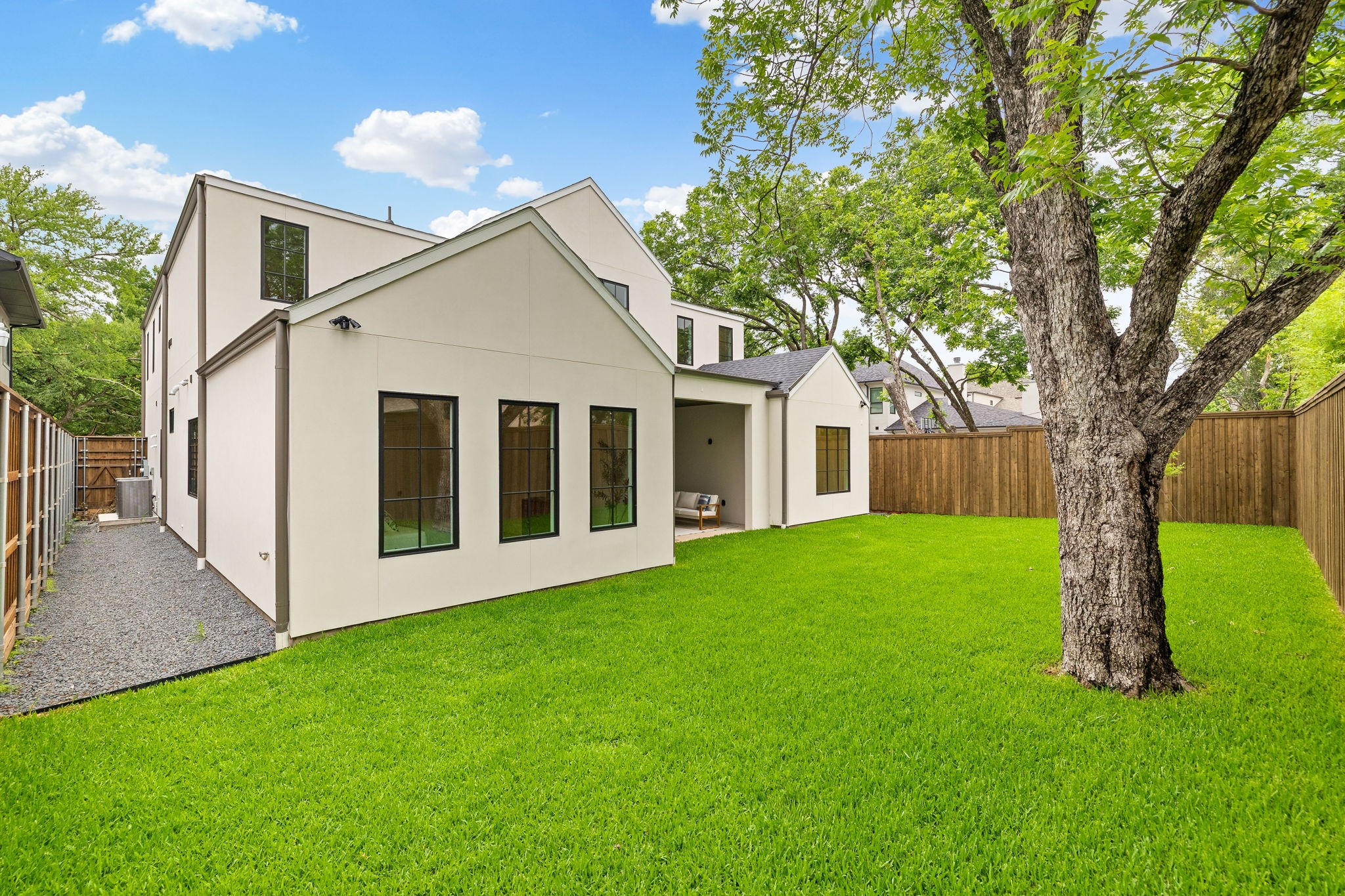 9866 Mixon Drive