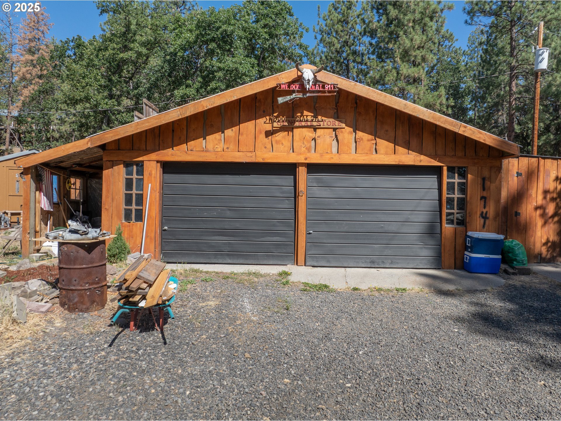 174 N CIRCLE DR
