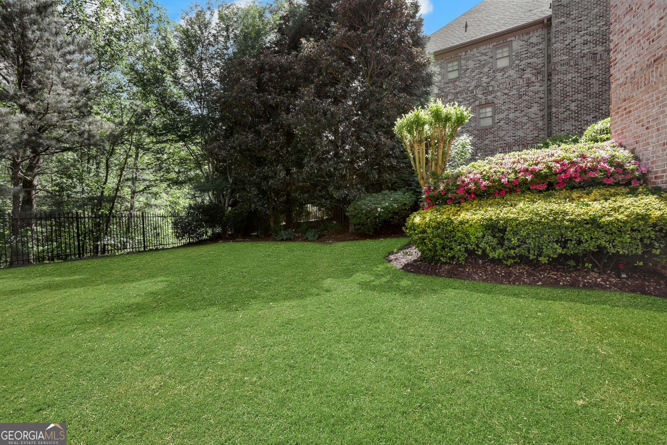 1670 Cone Flower Way