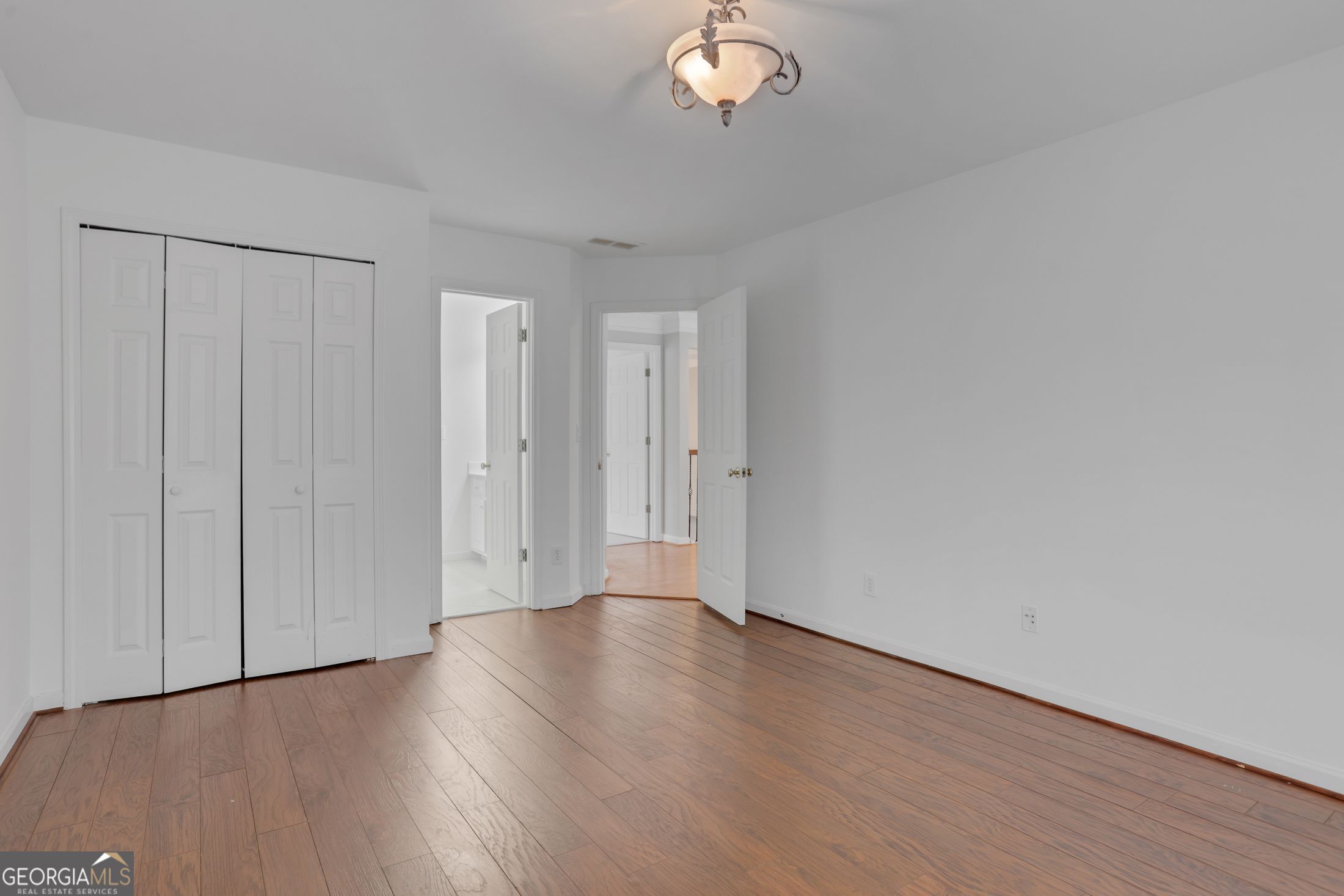 5304 Davenport Manor