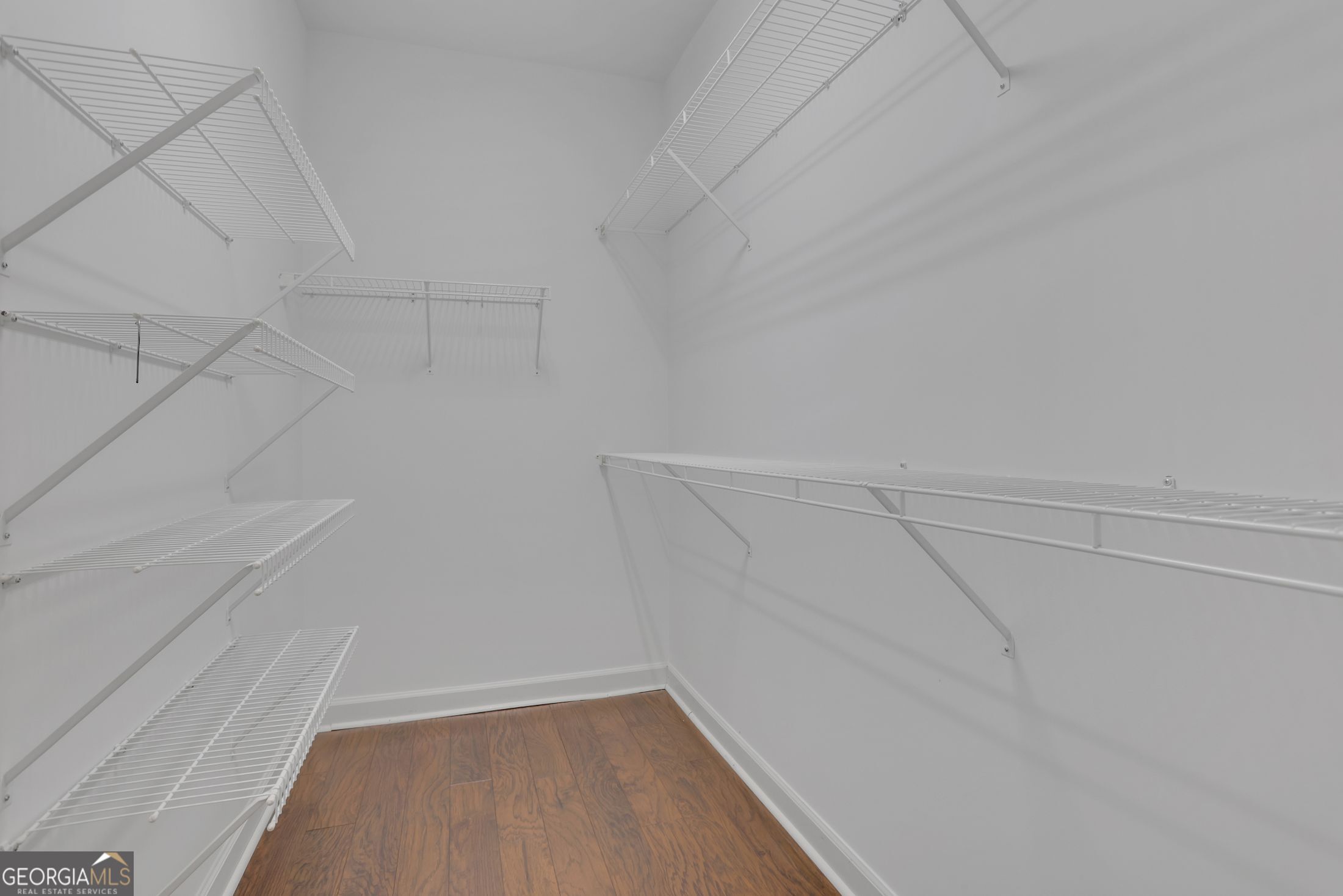 5304 Davenport Manor
