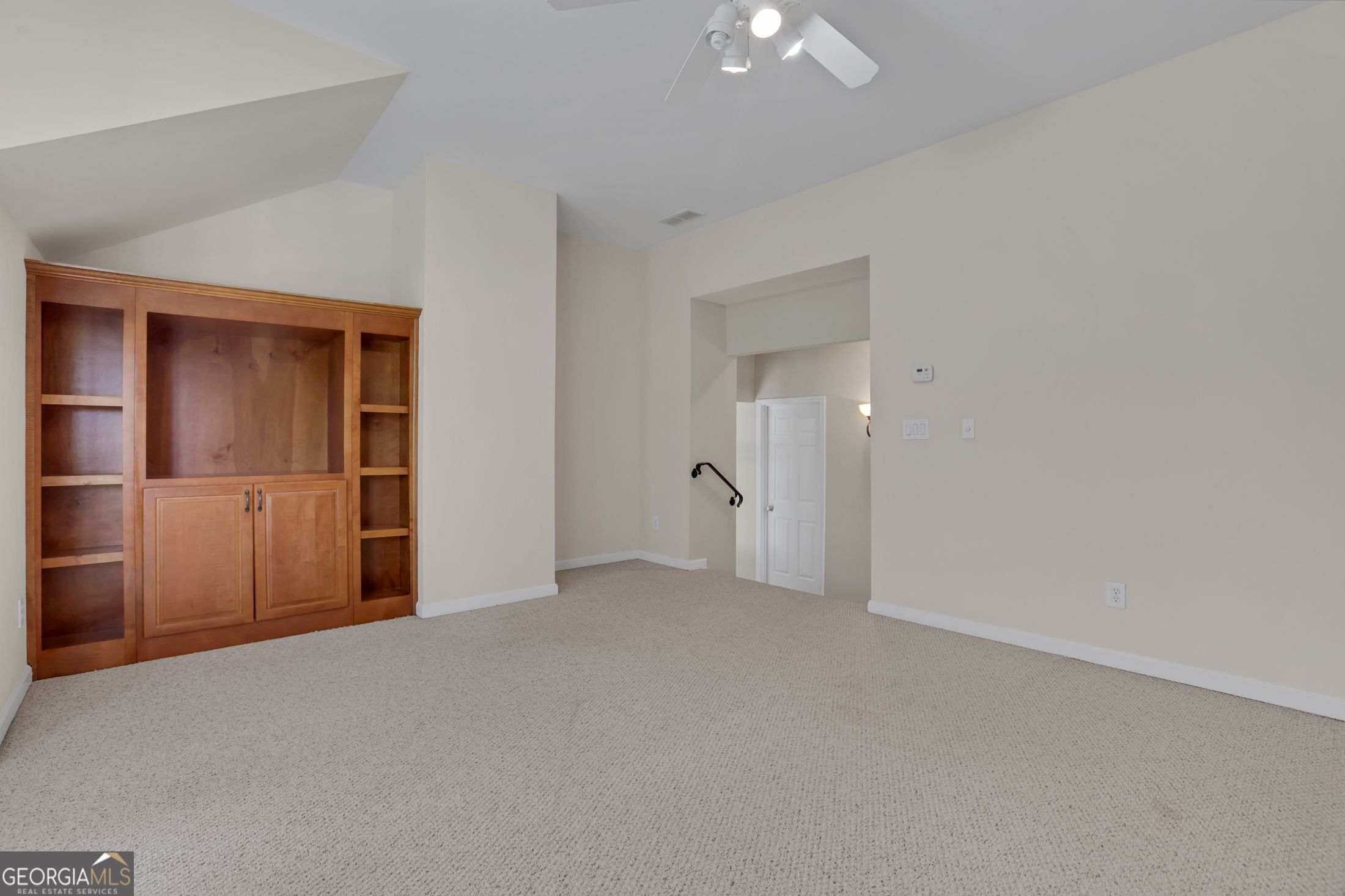 5304 Davenport Manor