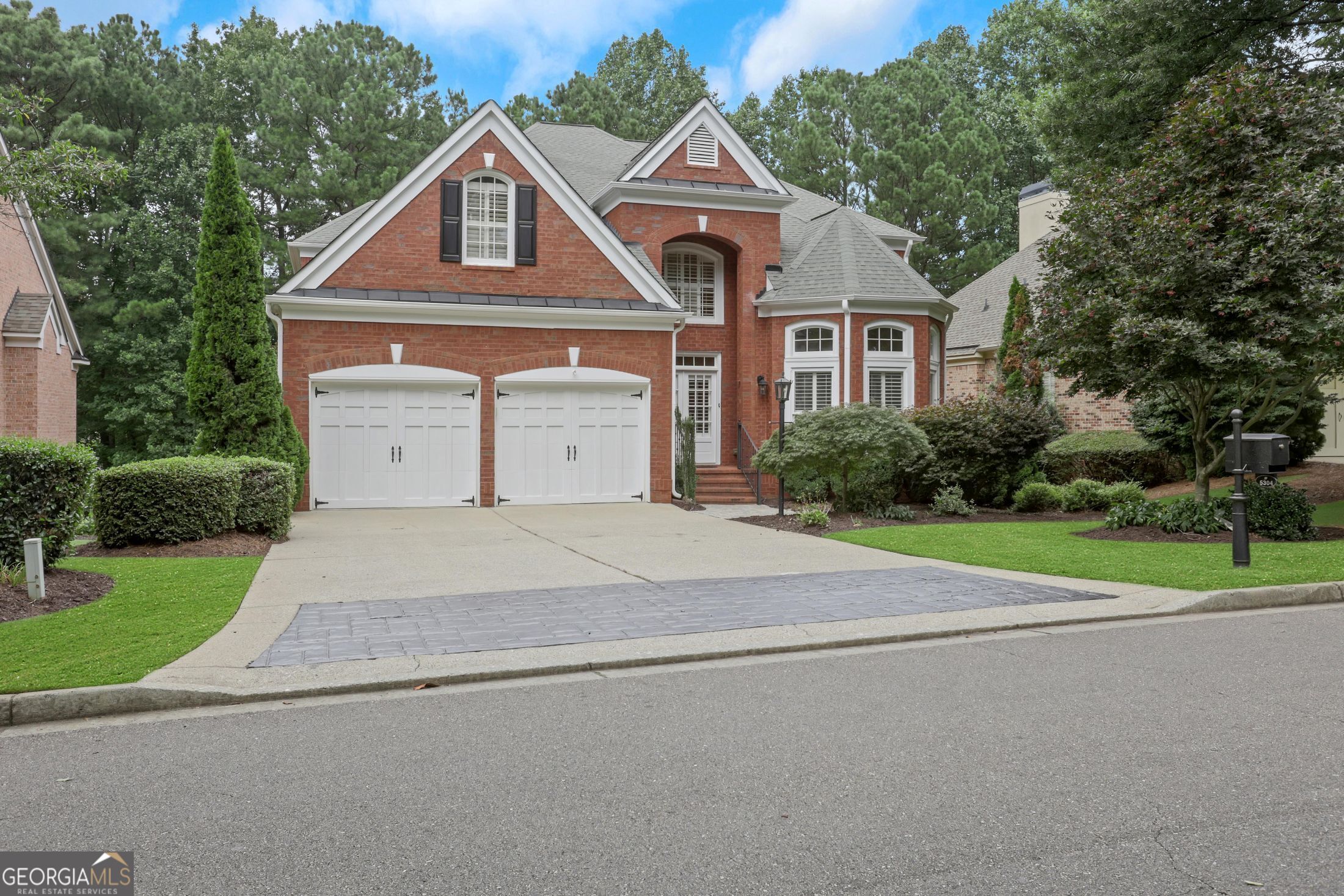 5304 Davenport Manor
