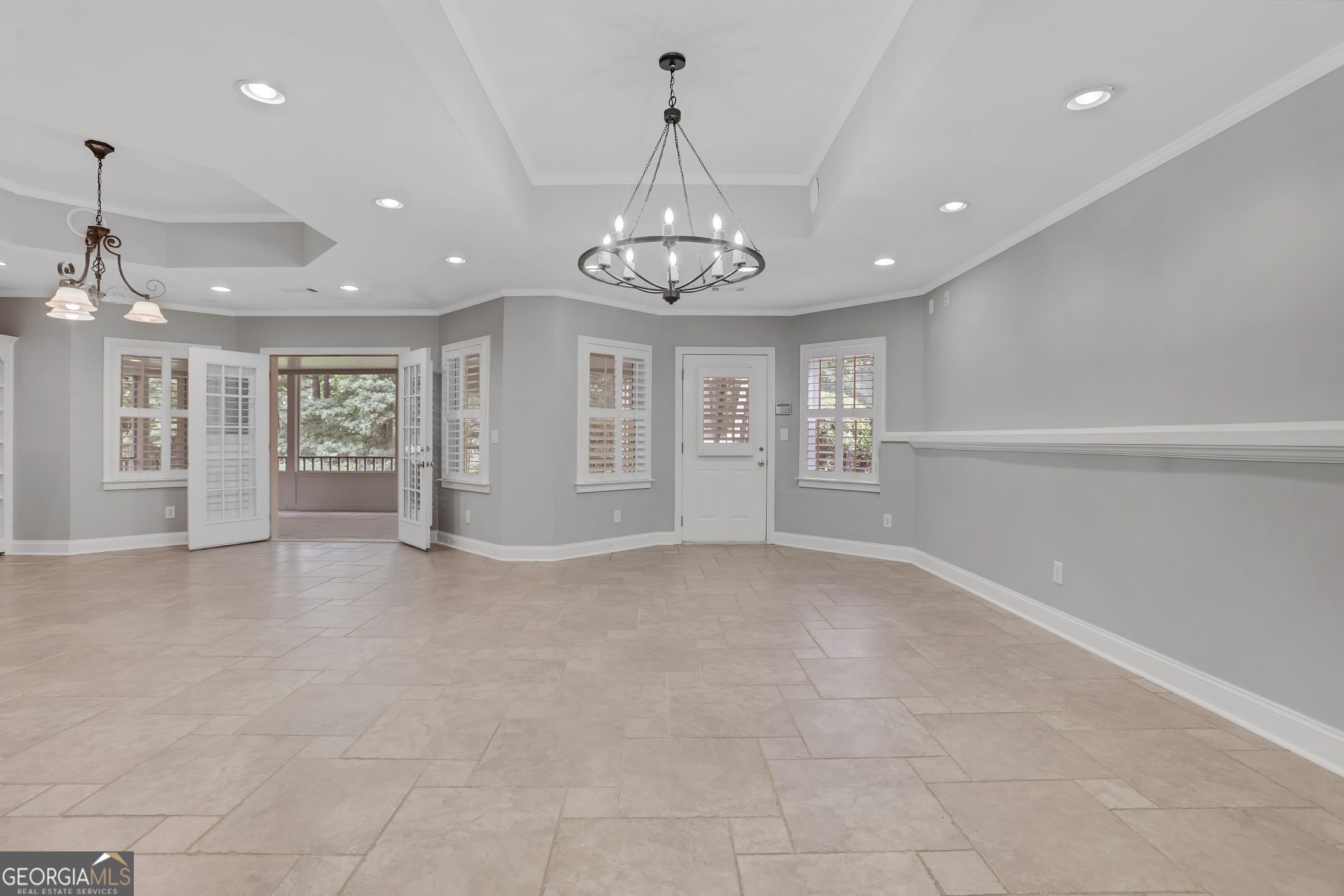 5304 Davenport Manor