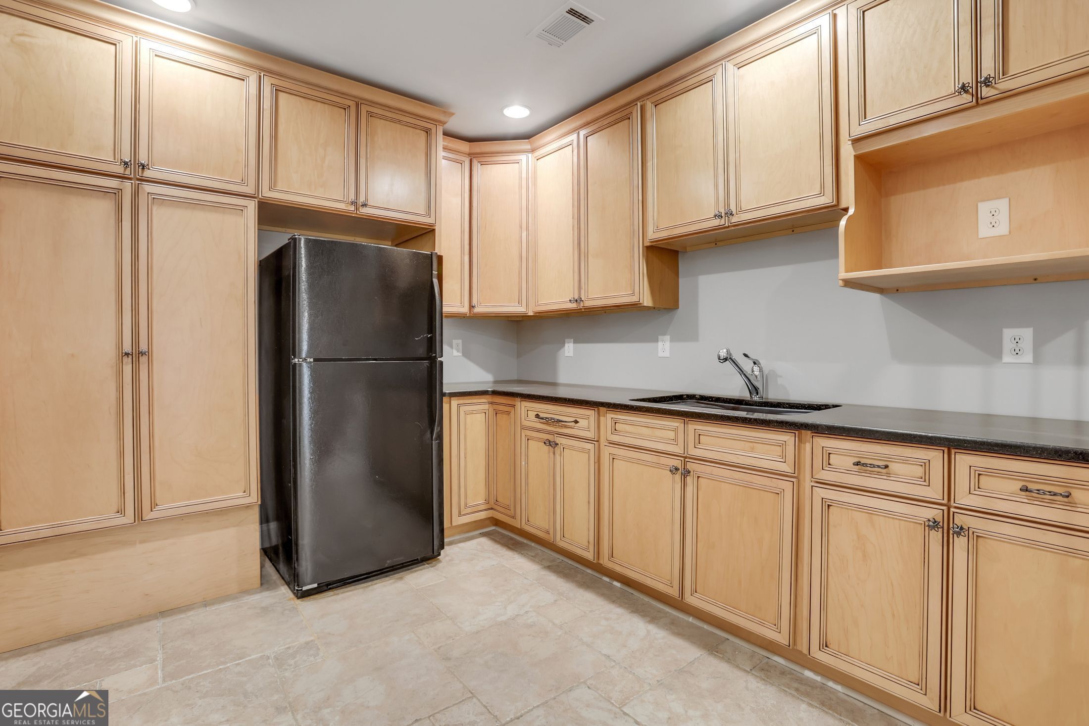 5304 Davenport Manor