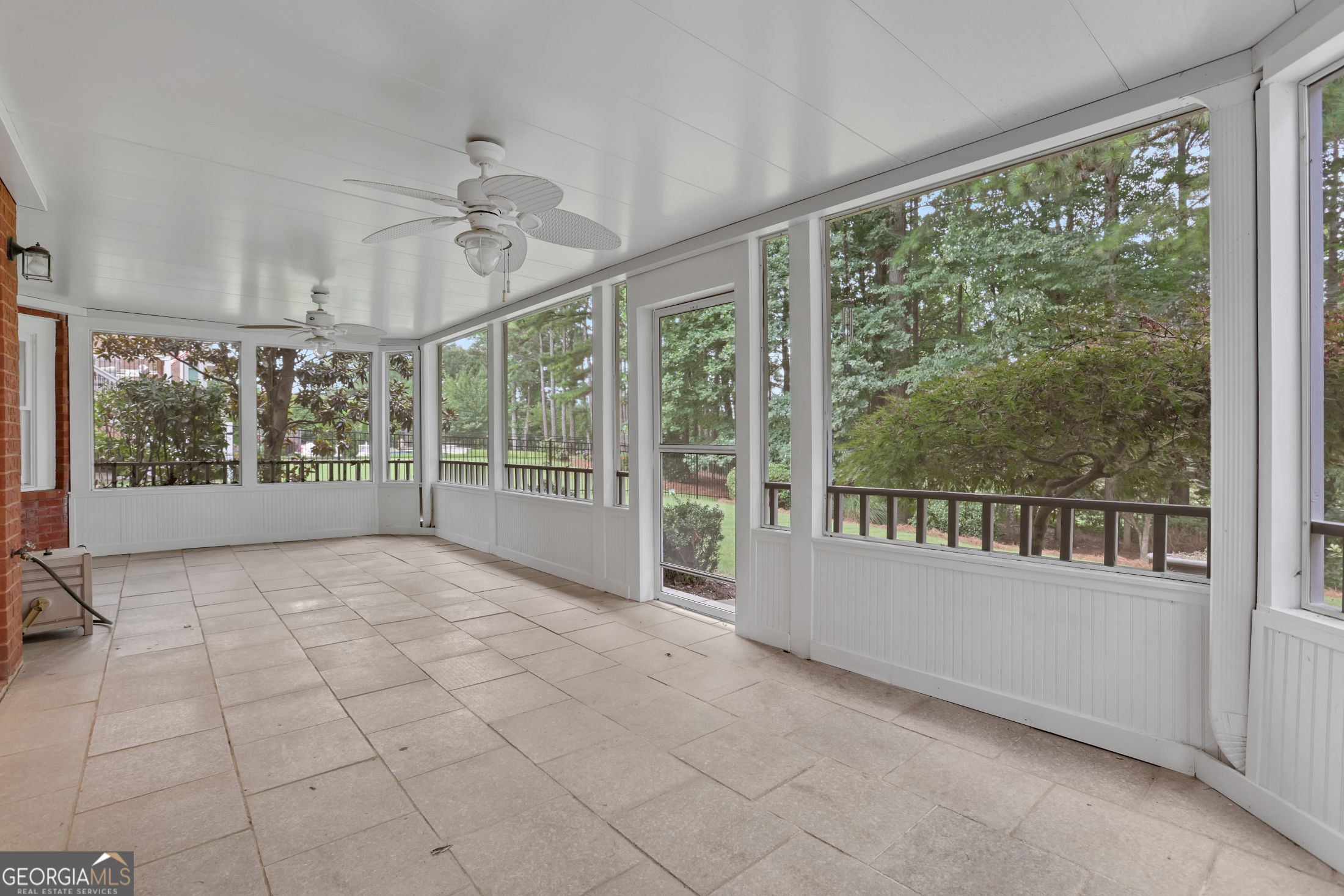 5304 Davenport Manor