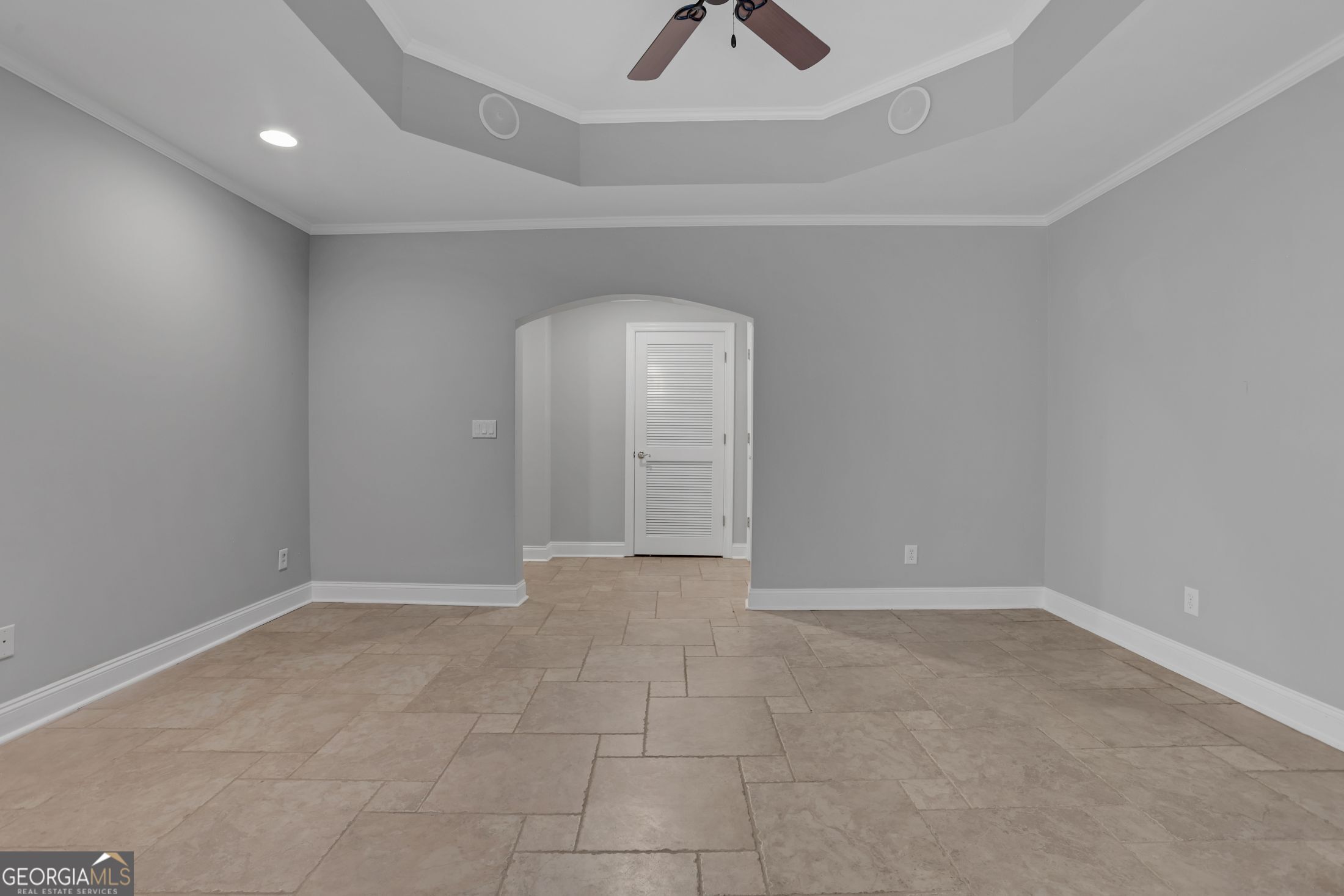 5304 Davenport Manor