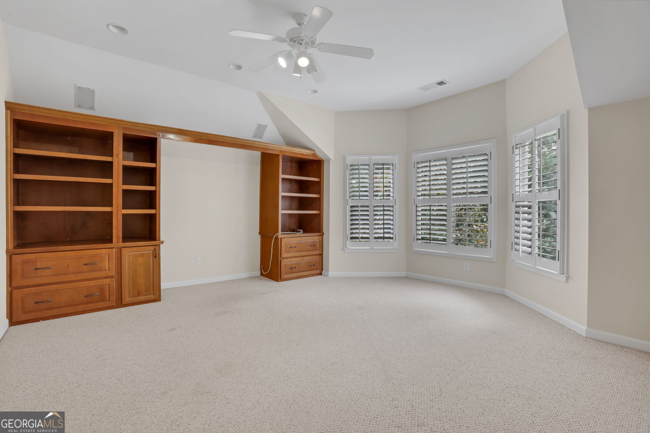 5304 Davenport Manor