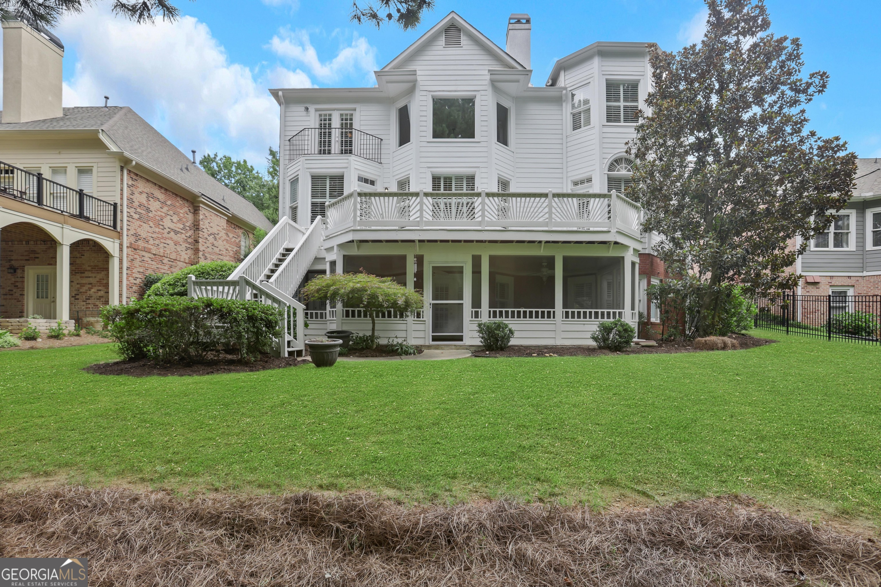 5304 Davenport Manor
