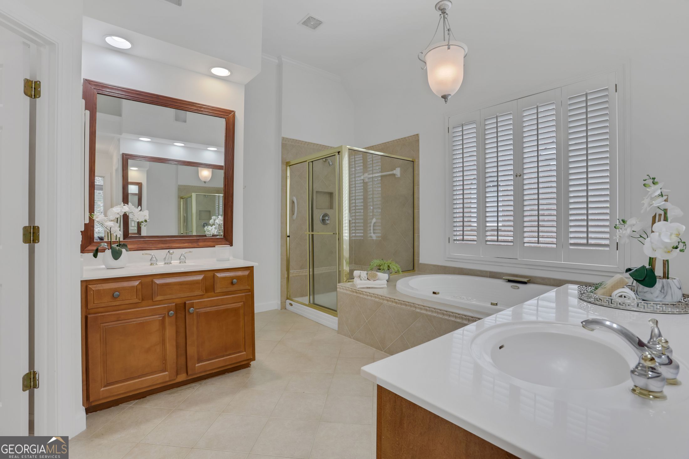 5304 Davenport Manor