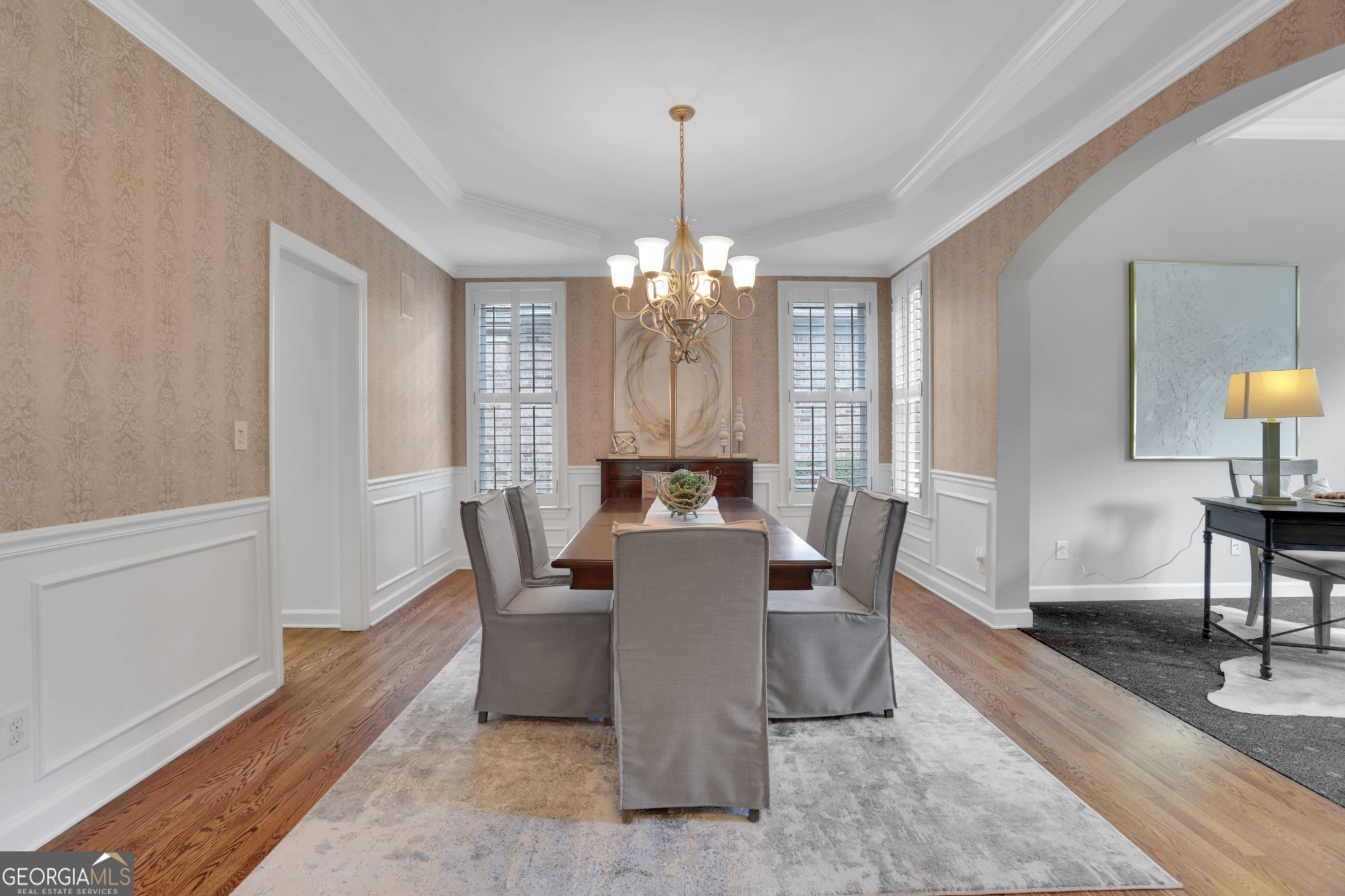 5304 Davenport Manor