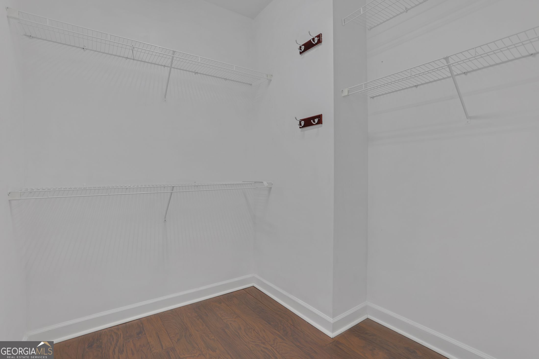 5304 Davenport Manor