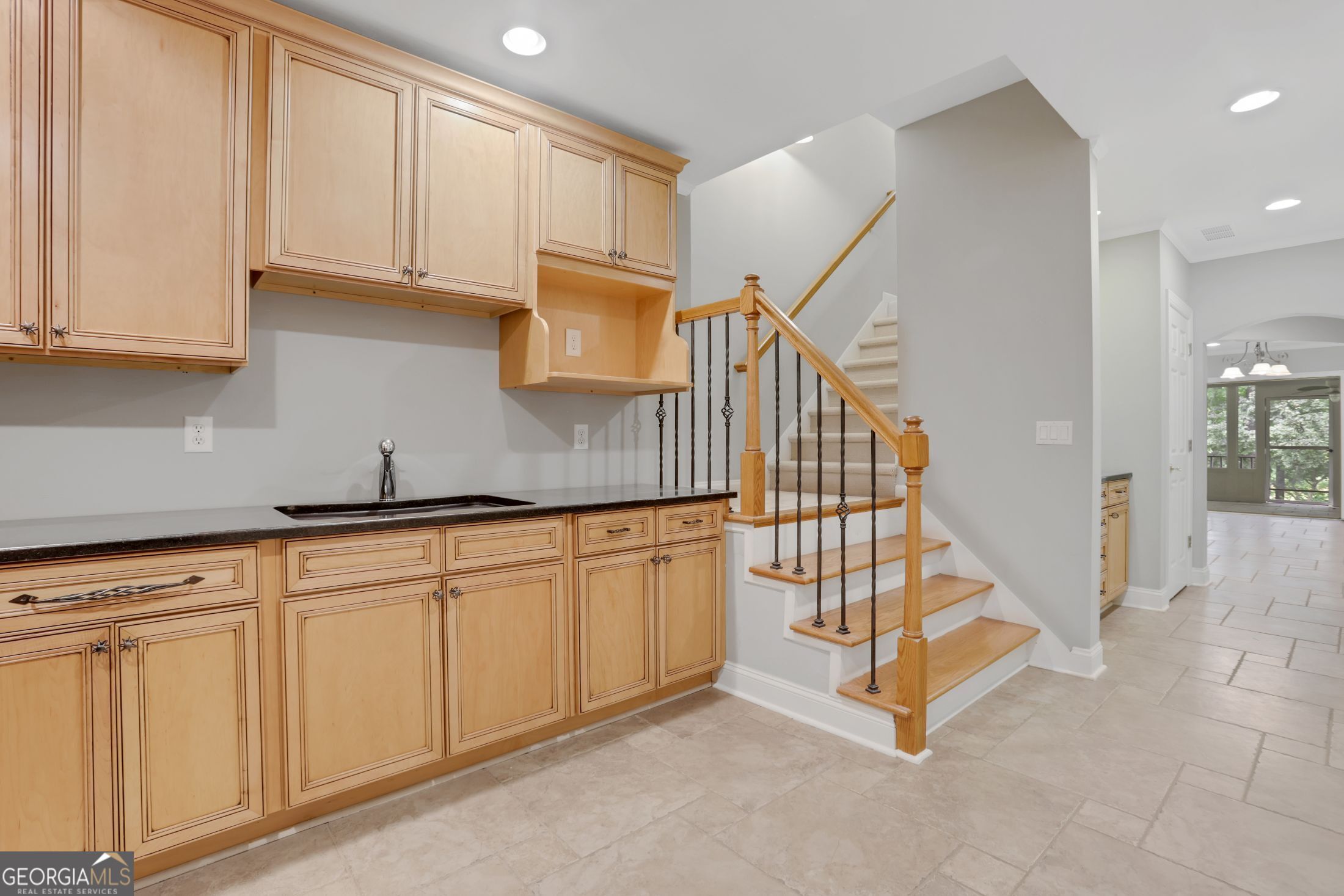 5304 Davenport Manor