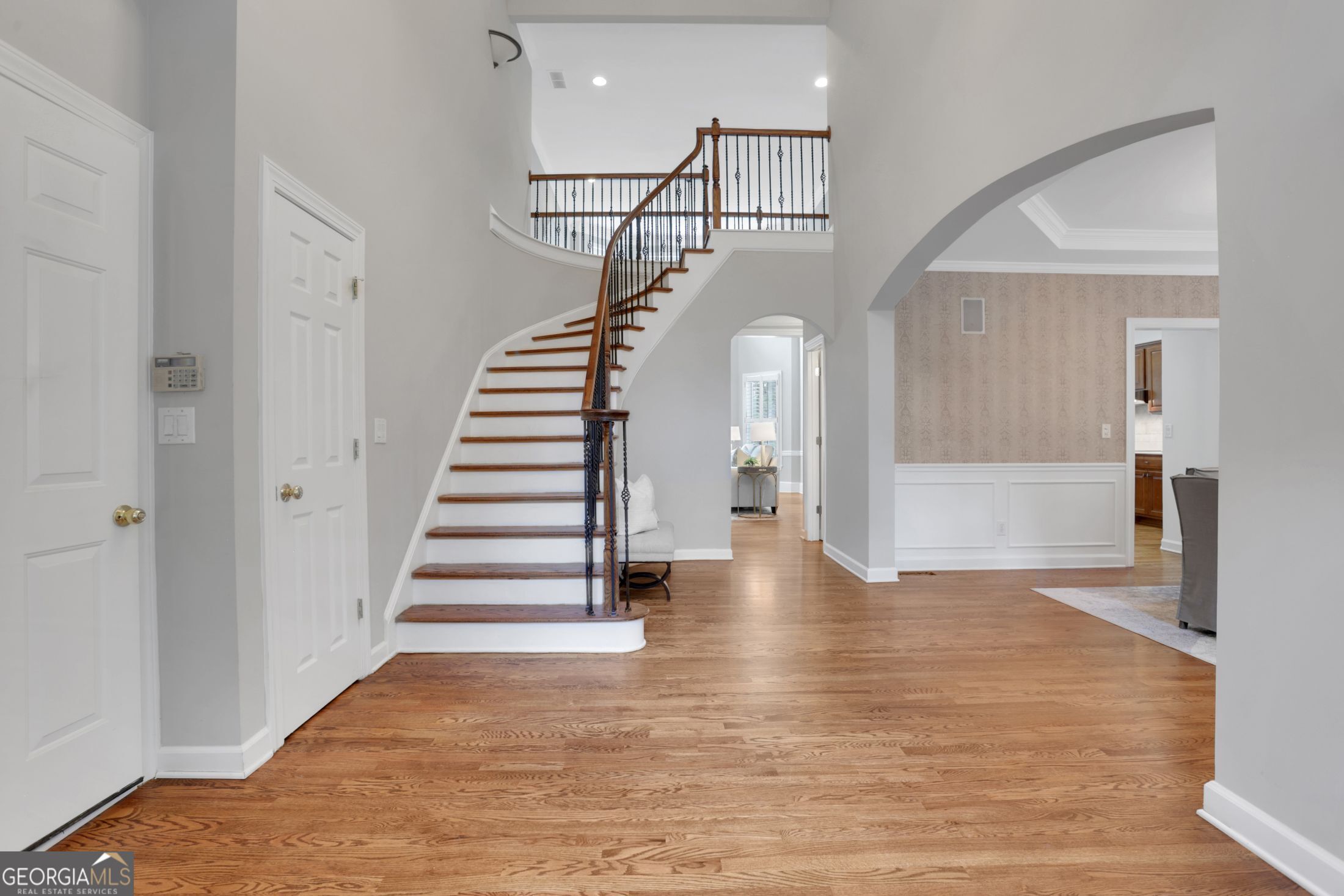 5304 Davenport Manor