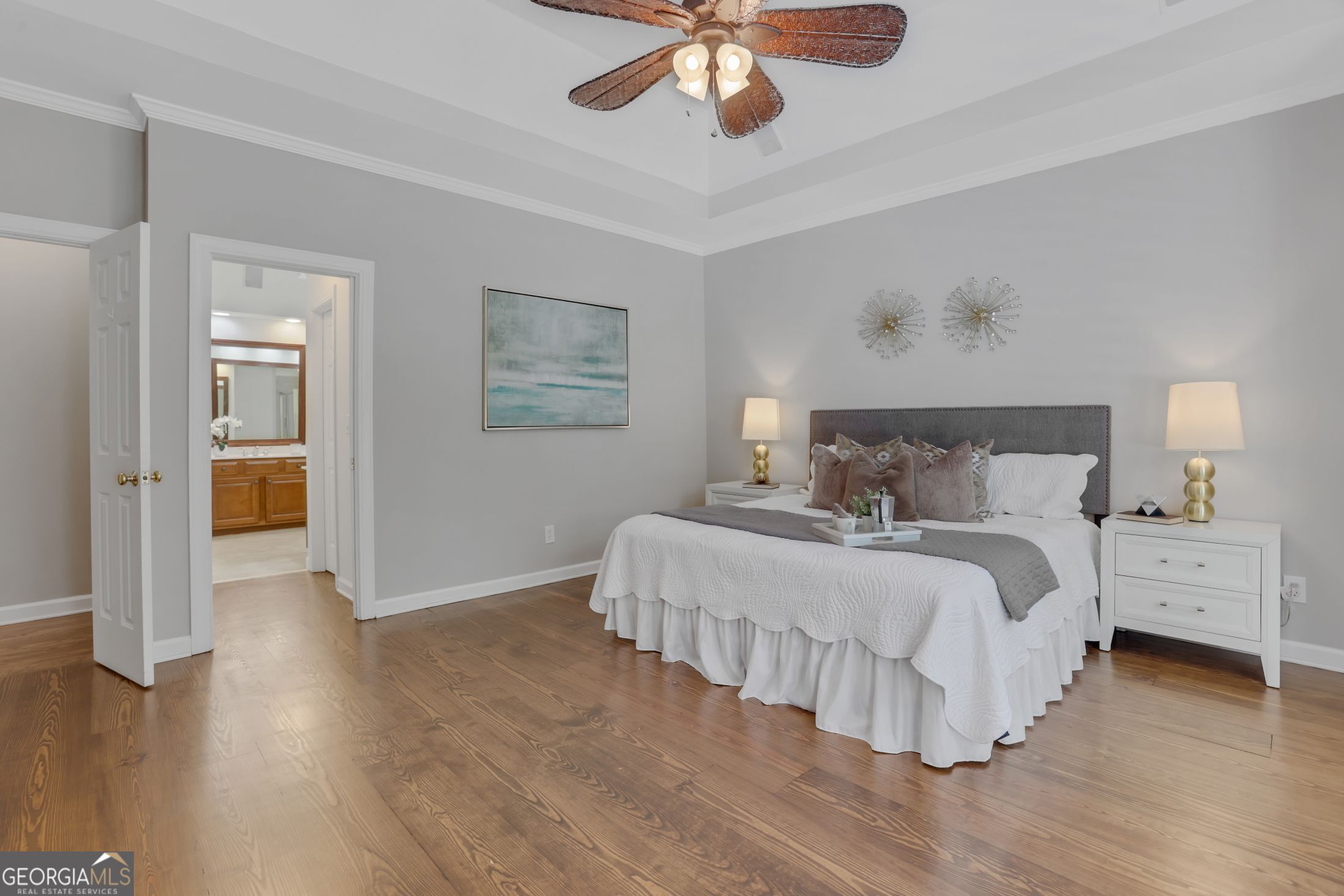5304 Davenport Manor