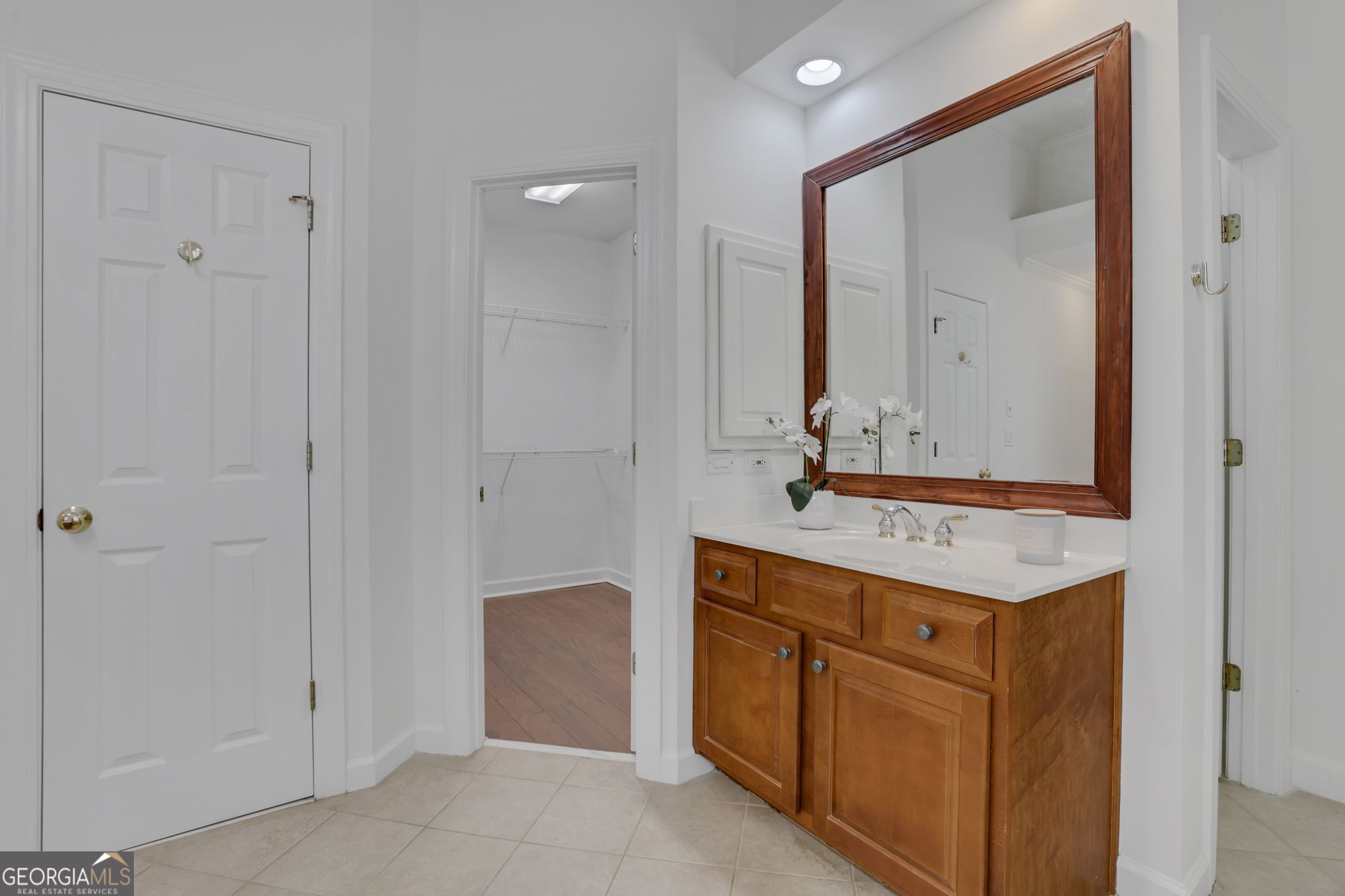5304 Davenport Manor