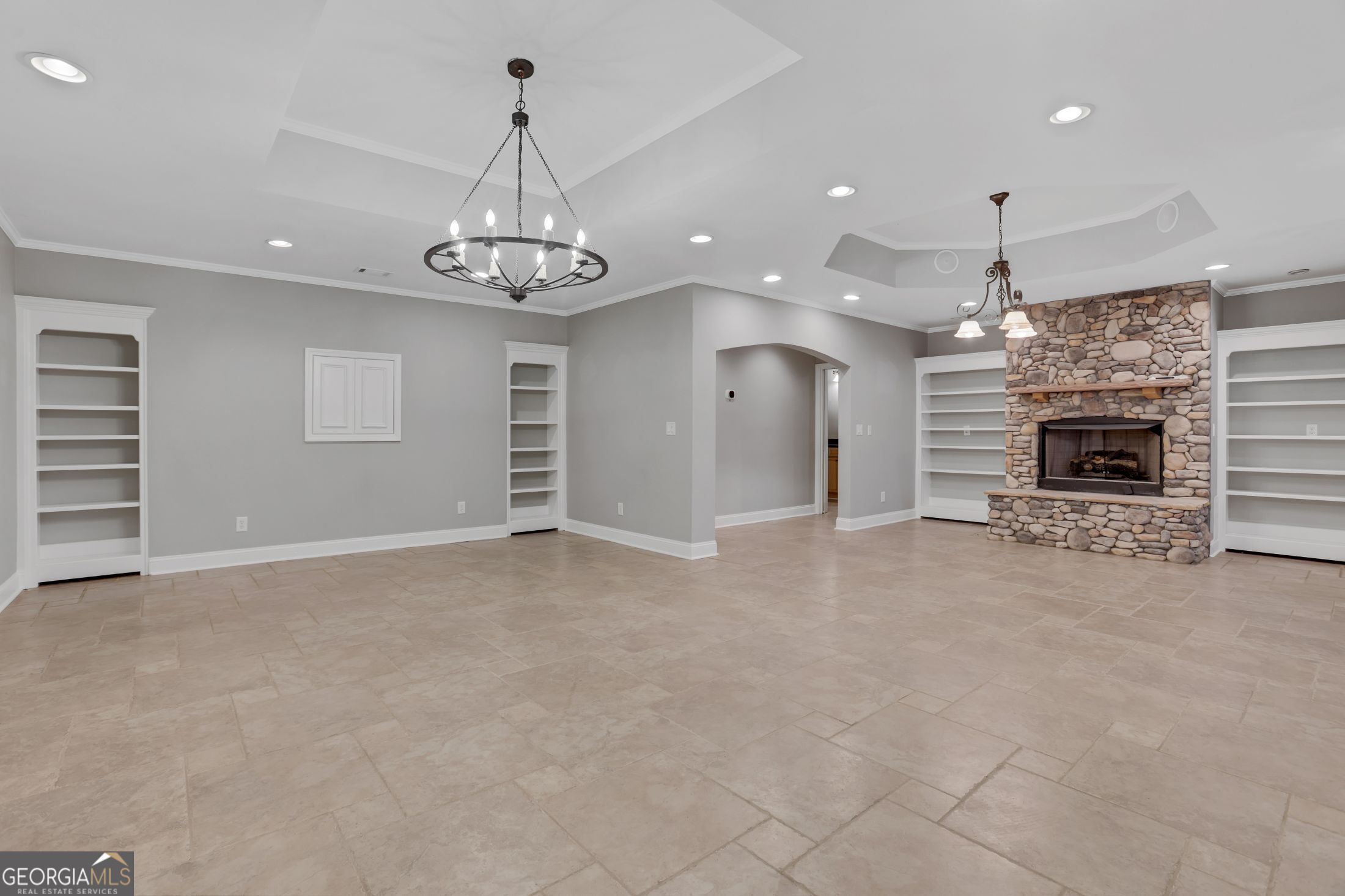 5304 Davenport Manor