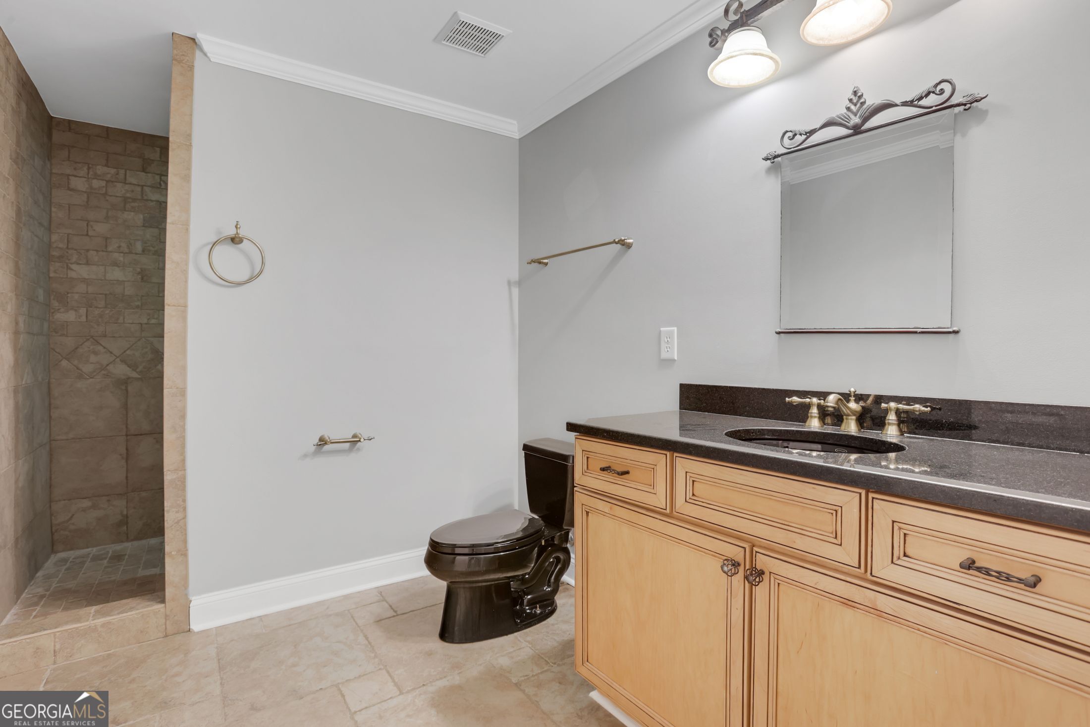 5304 Davenport Manor