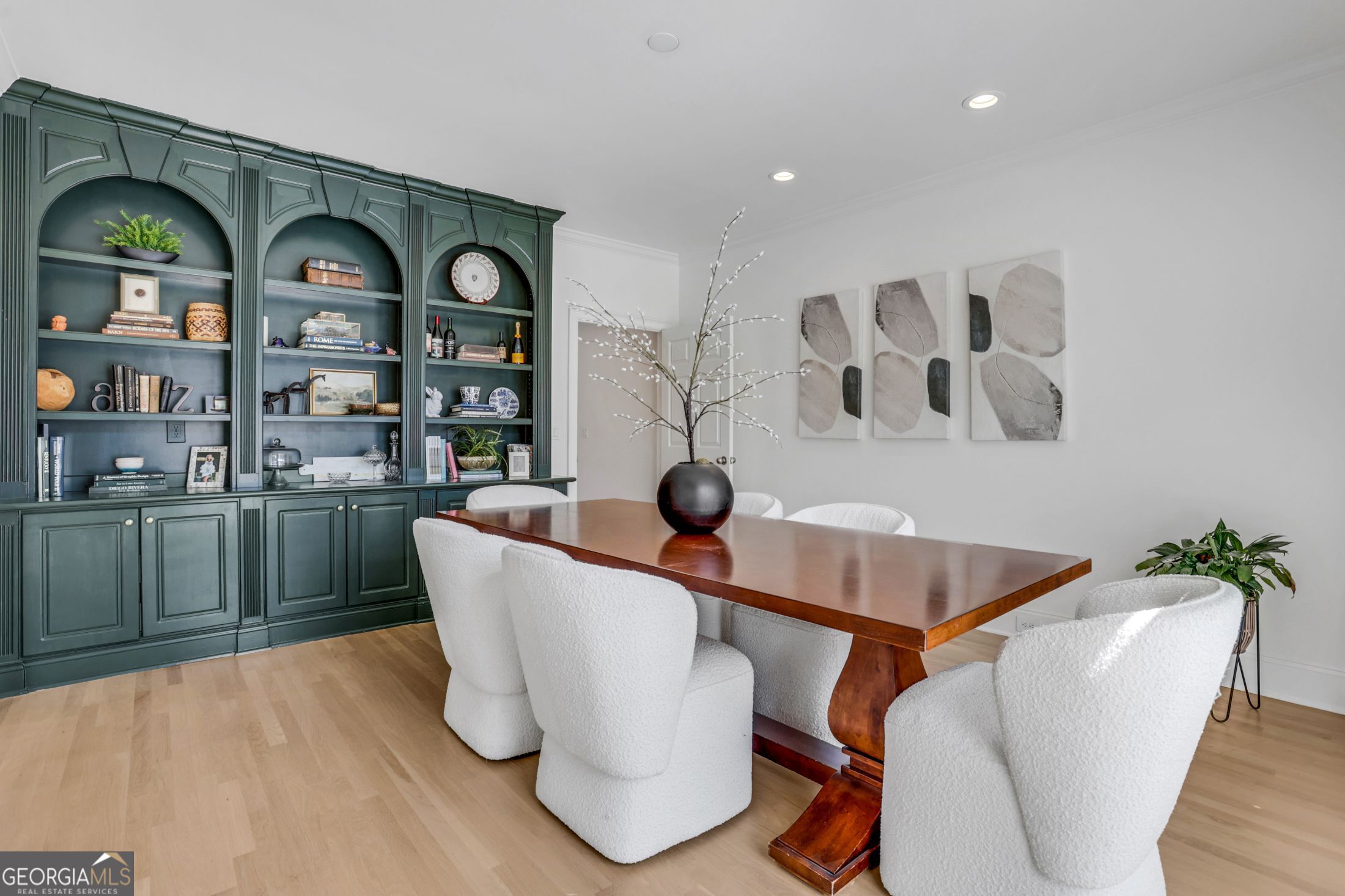 6815 Sunbriar Drive