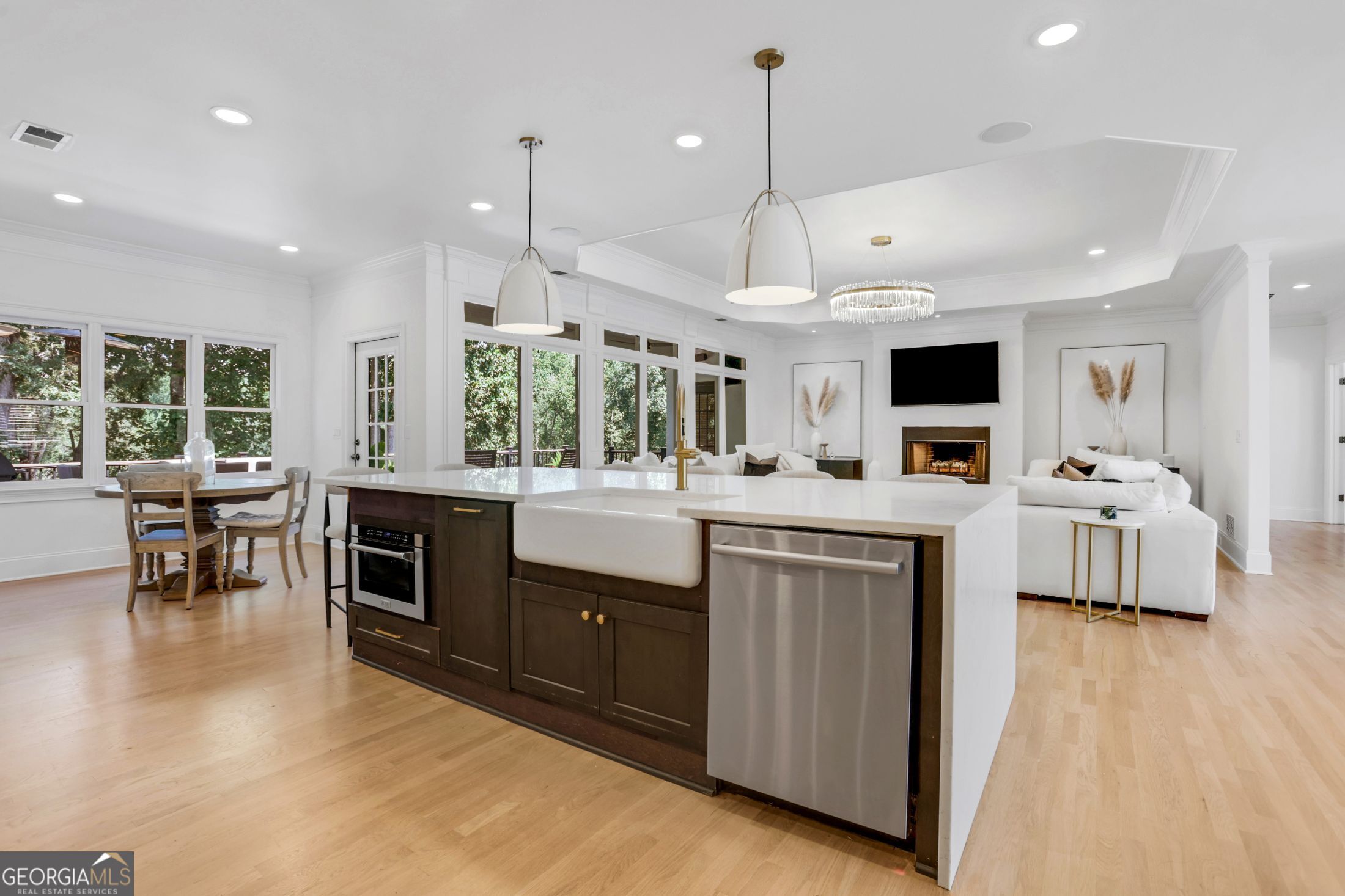 6815 Sunbriar Drive
