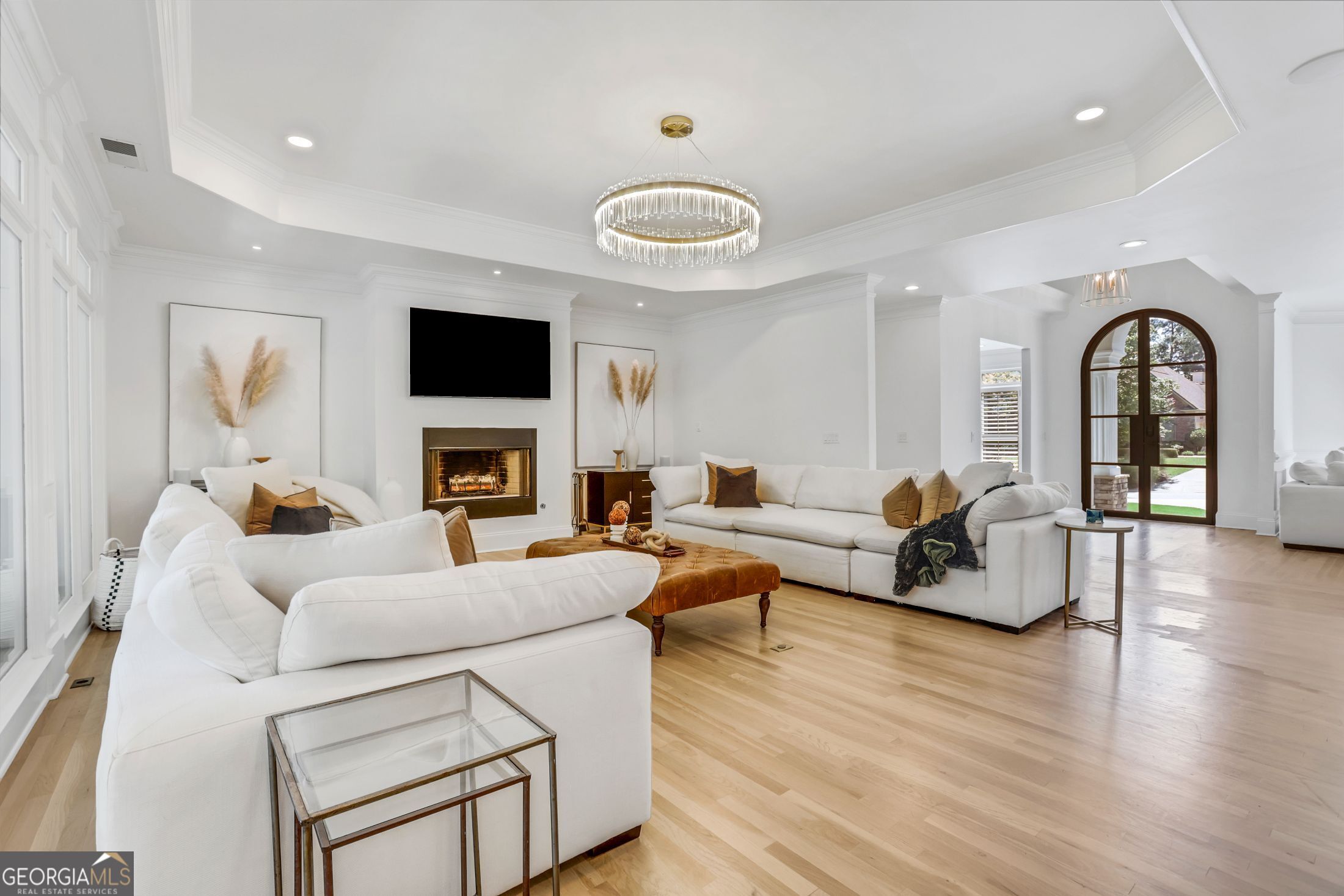 6815 Sunbriar Drive
