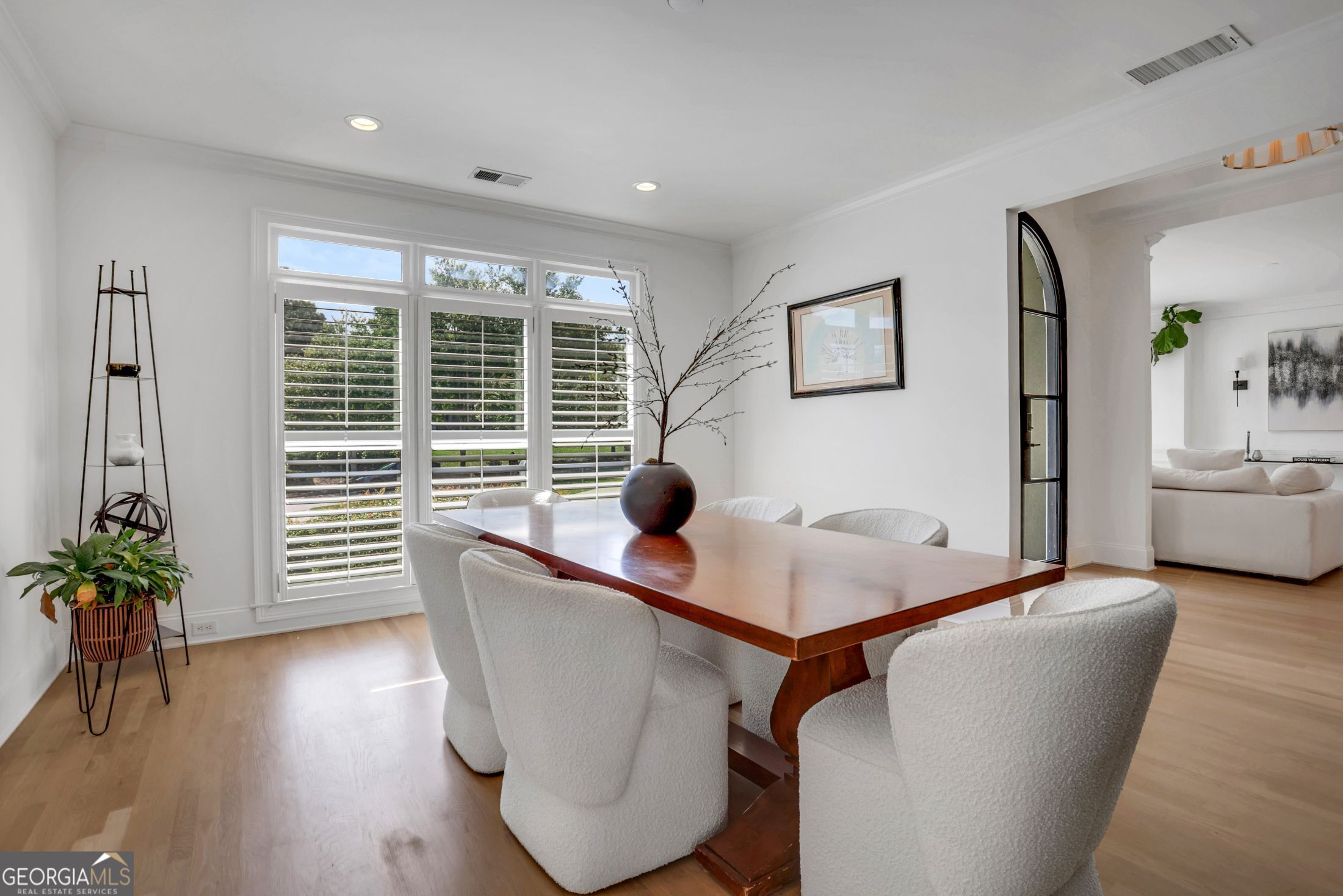 6815 Sunbriar Drive