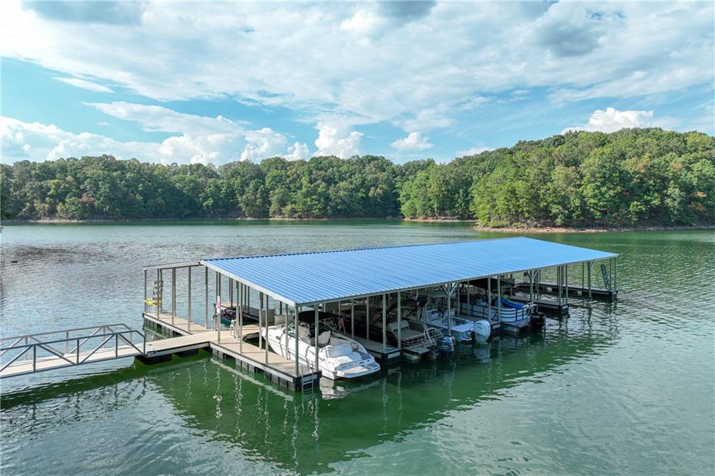 5255 Noble Oak Cove