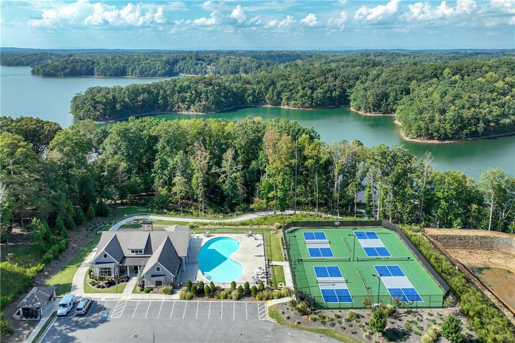 5255 Noble Oak Cove