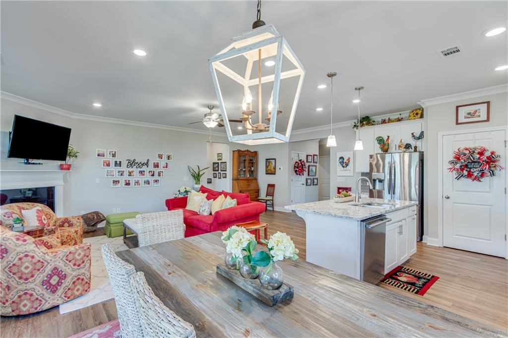 5255 Noble Oak Cove