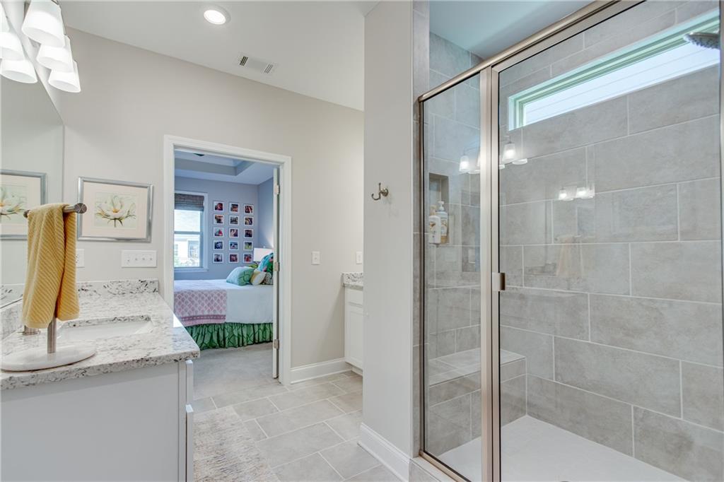 5255 Noble Oak Cove