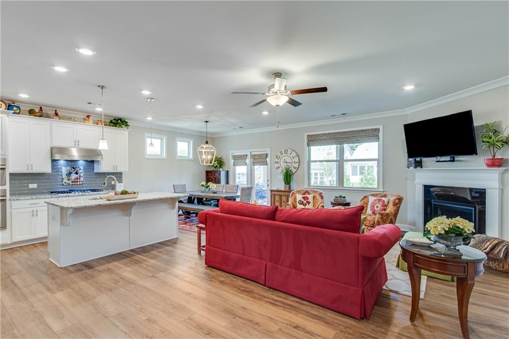 5255 Noble Oak Cove