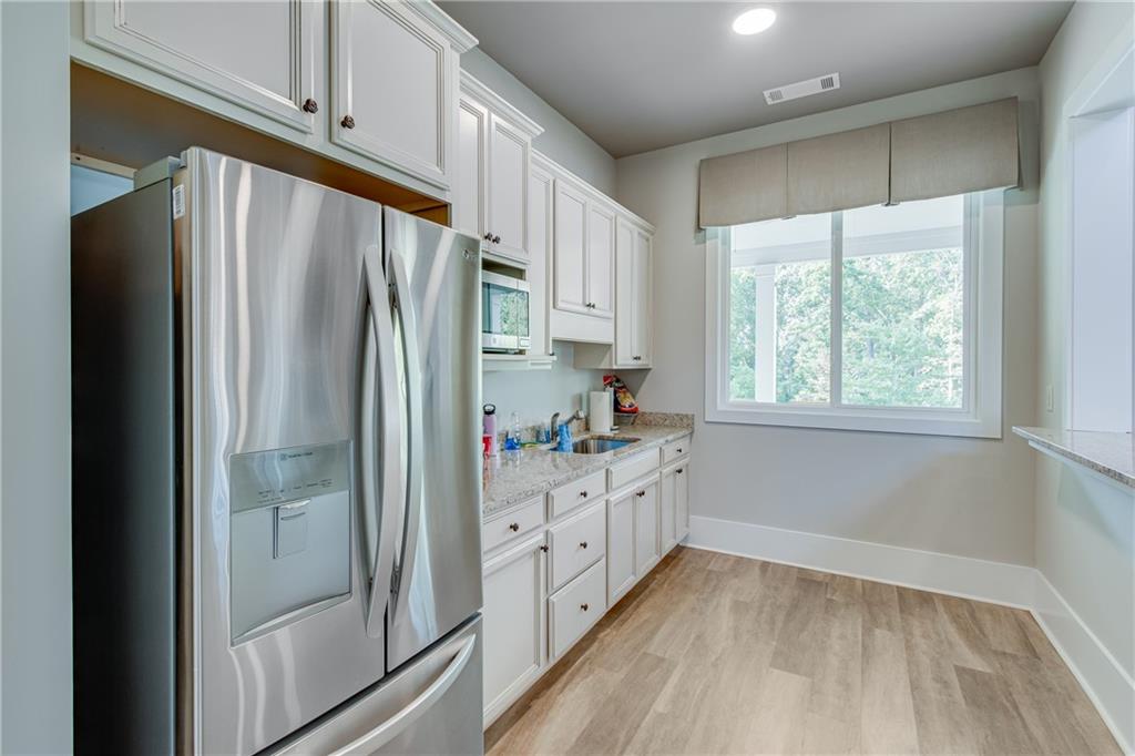 5255 Noble Oak Cove