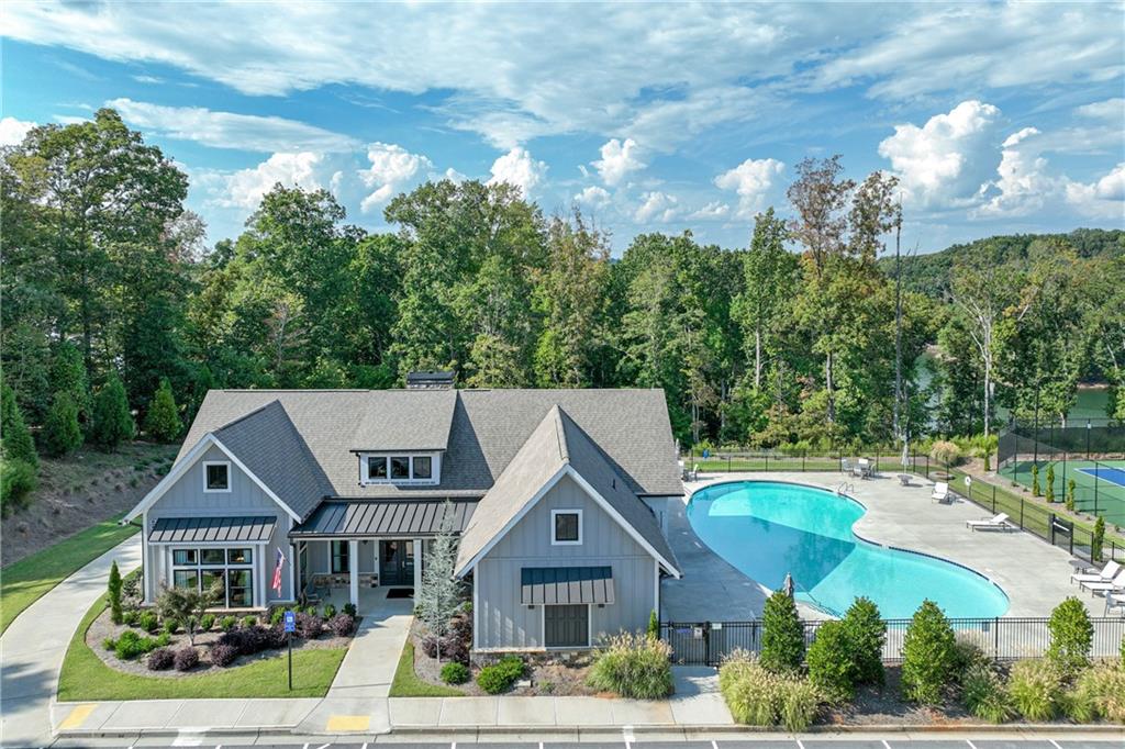 5255 Noble Oak Cove
