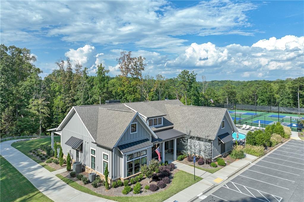 5255 Noble Oak Cove