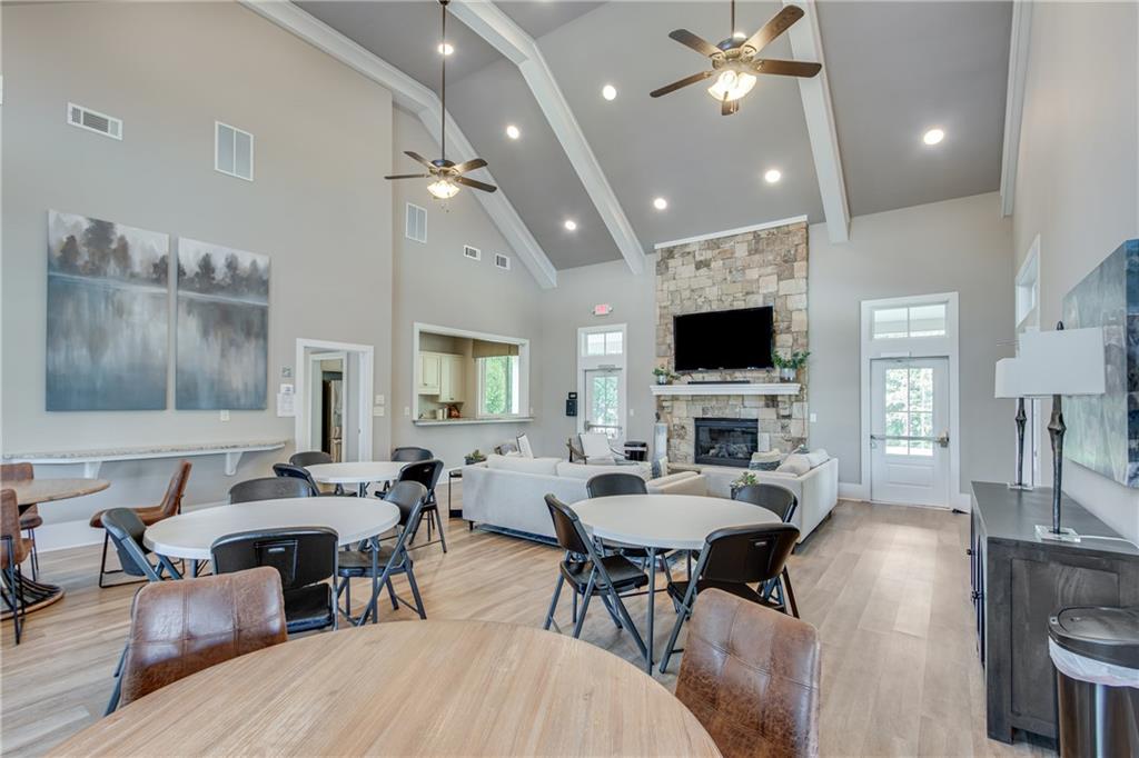 5255 Noble Oak Cove