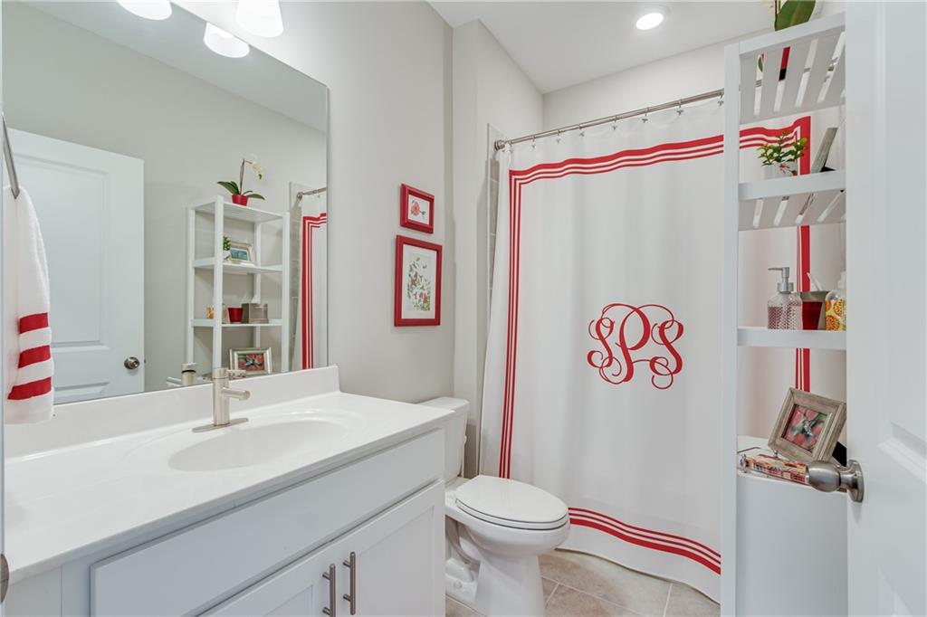 5255 Noble Oak Cove
