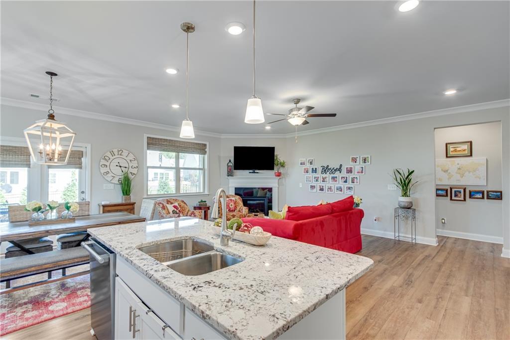 5255 Noble Oak Cove